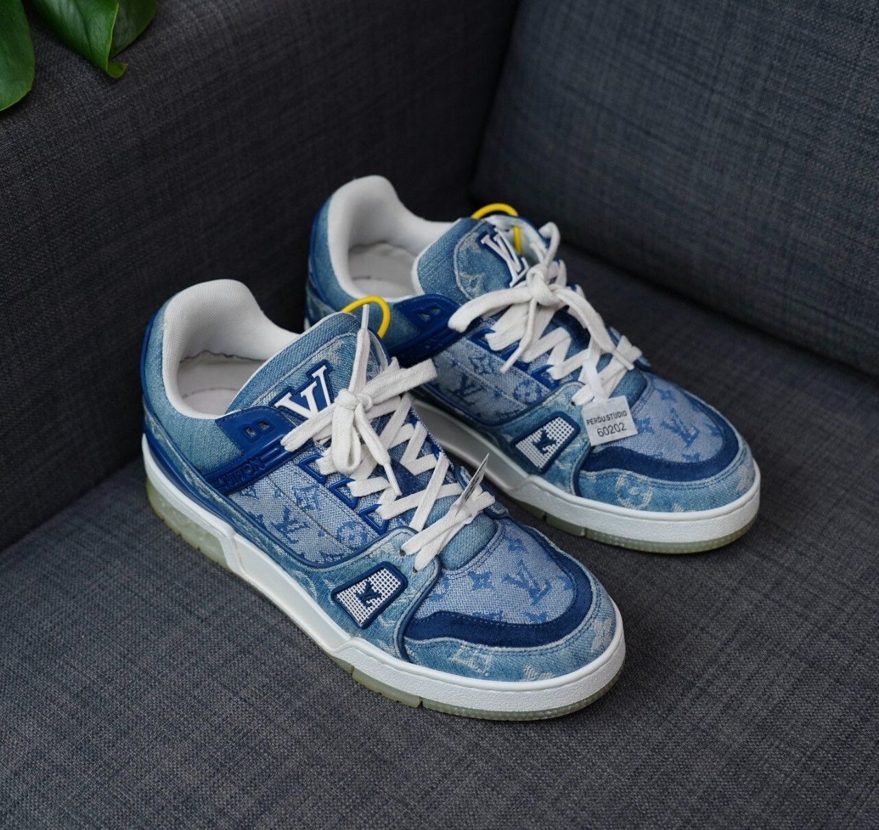 Louis Vuitton Louis Vuitton Training Blue Lowtop Sneakers us_9 Women Size US 9 / IT 39 - 5 Thumbnail
