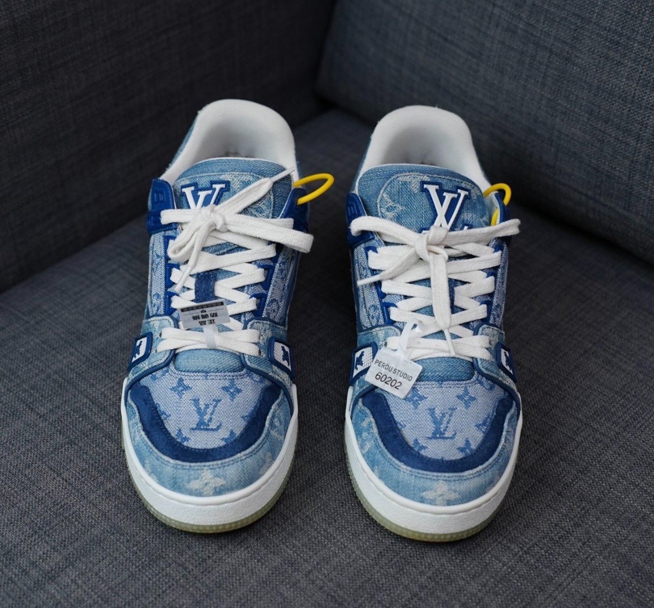Louis Vuitton Louis Vuitton Training Blue Lowtop Sneakers us_9 Women Size US 9 / IT 39 - 4 Thumbnail