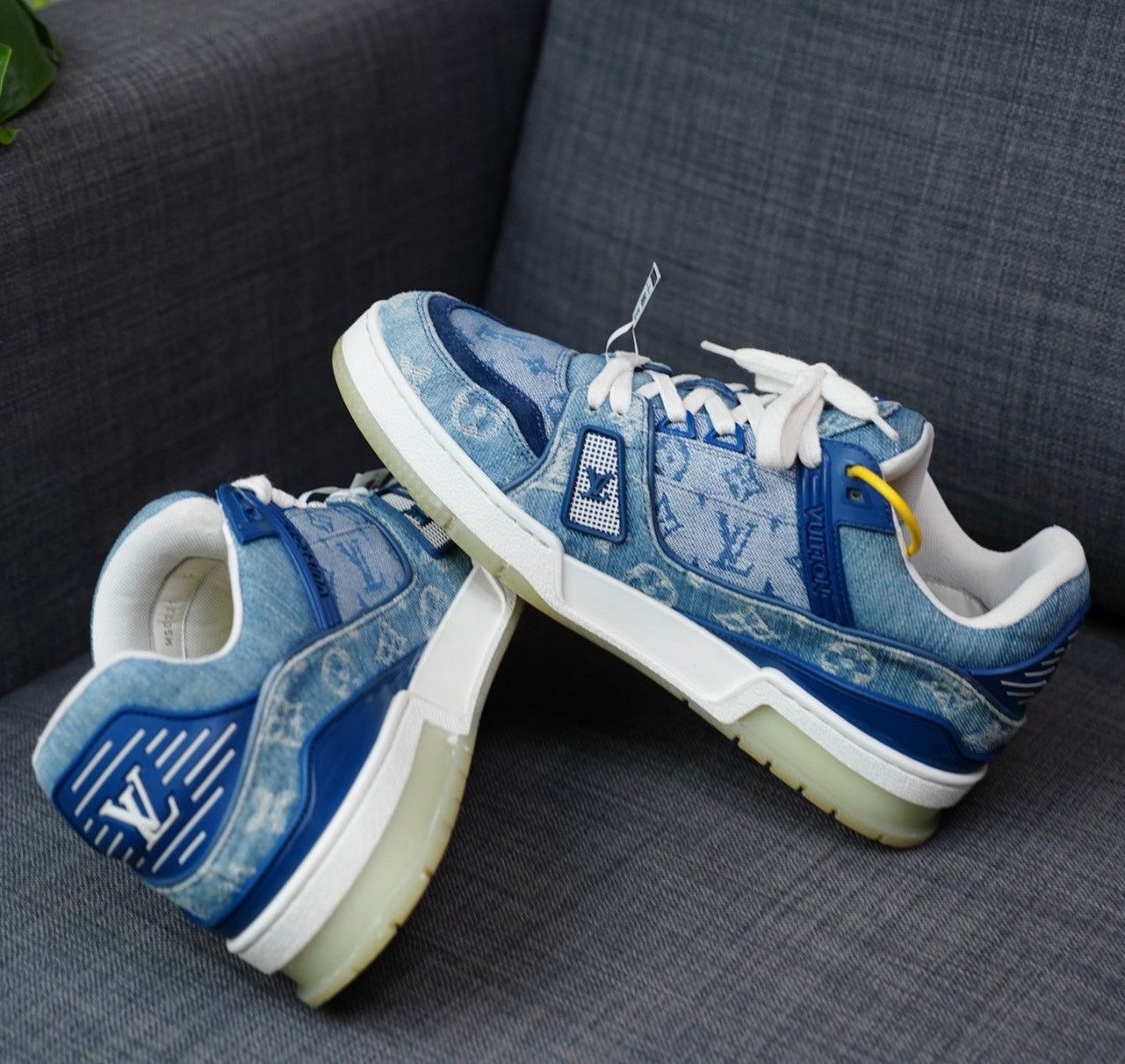 Louis Vuitton Louis Vuitton Training Blue Lowtop Sneakers us_9 Women Size US 9 / IT 39 - 7 Thumbnail