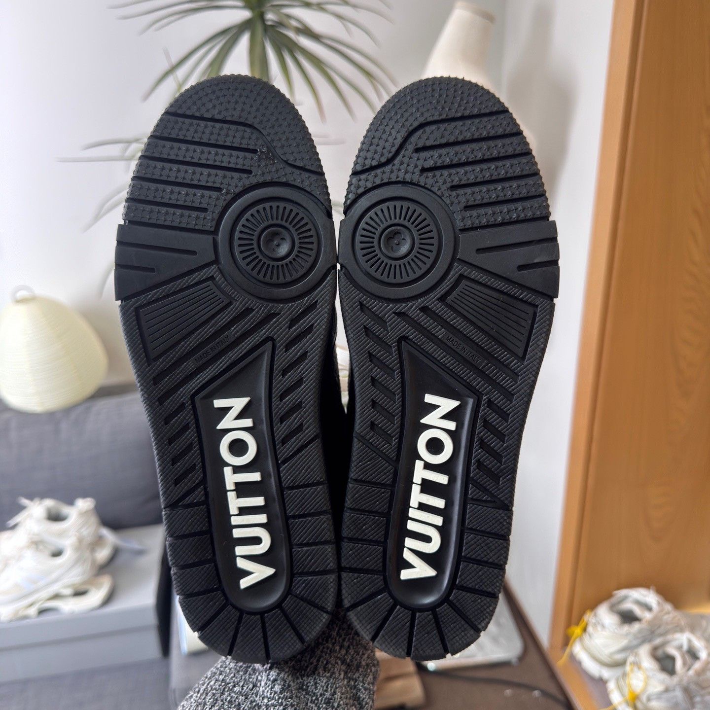 Louis Vuitton Louis Vuitton Training Black Lowtop Sneakers 7.5 Men Size US 7.5 / EU 40-41 - 9 Thumbnail