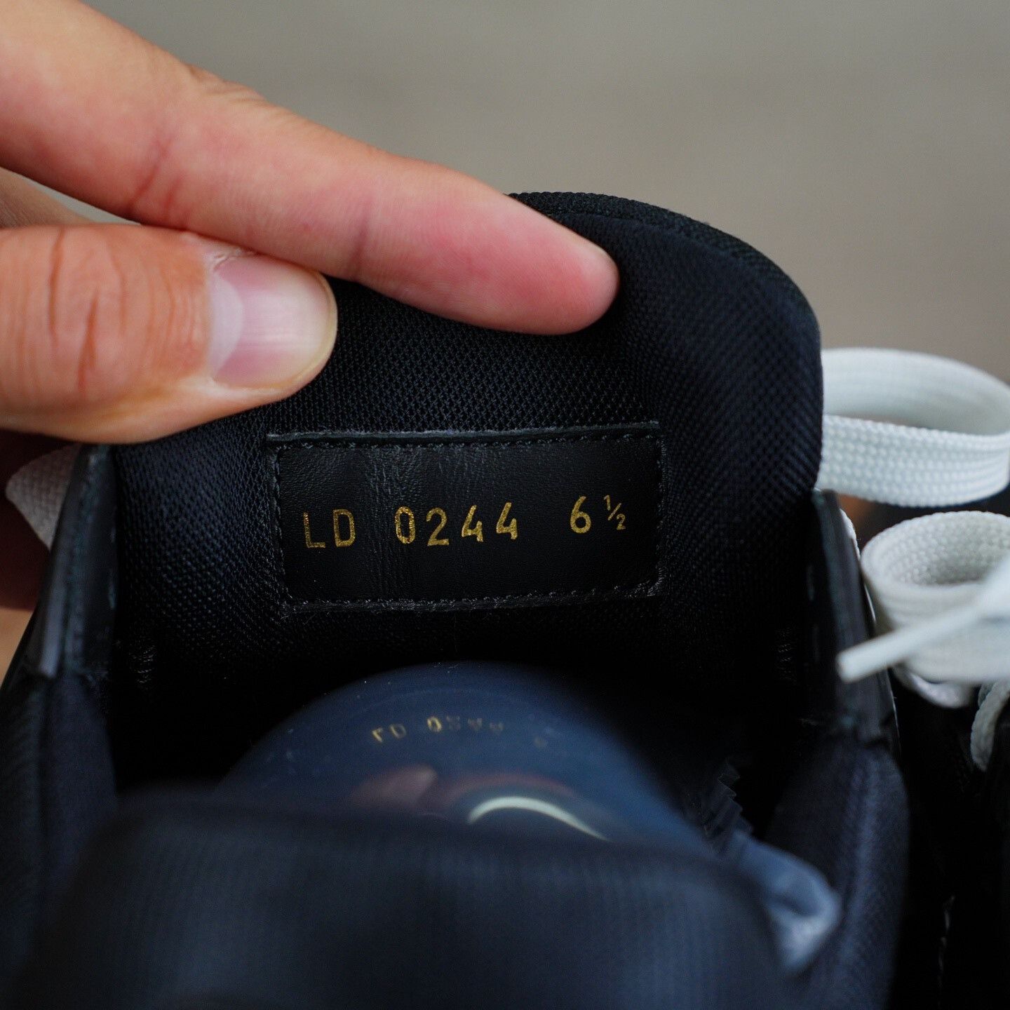 Louis Vuitton Louis Vuitton Training Black Lowtop Sneakers 7.5 Men Size US 7.5 / EU 40-41 - 7 Thumbnail