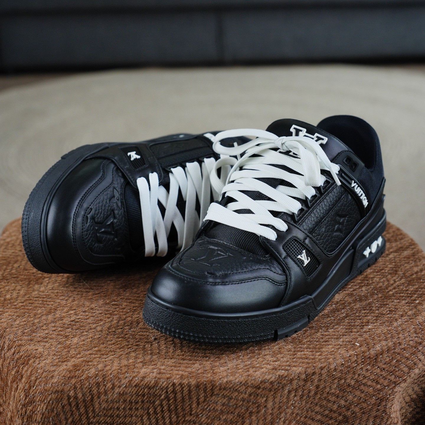 Louis Vuitton Louis Vuitton Training Black Lowtop Sneakers 7.5 Men Size US 7.5 / EU 40-41 - 2 Thumbnail