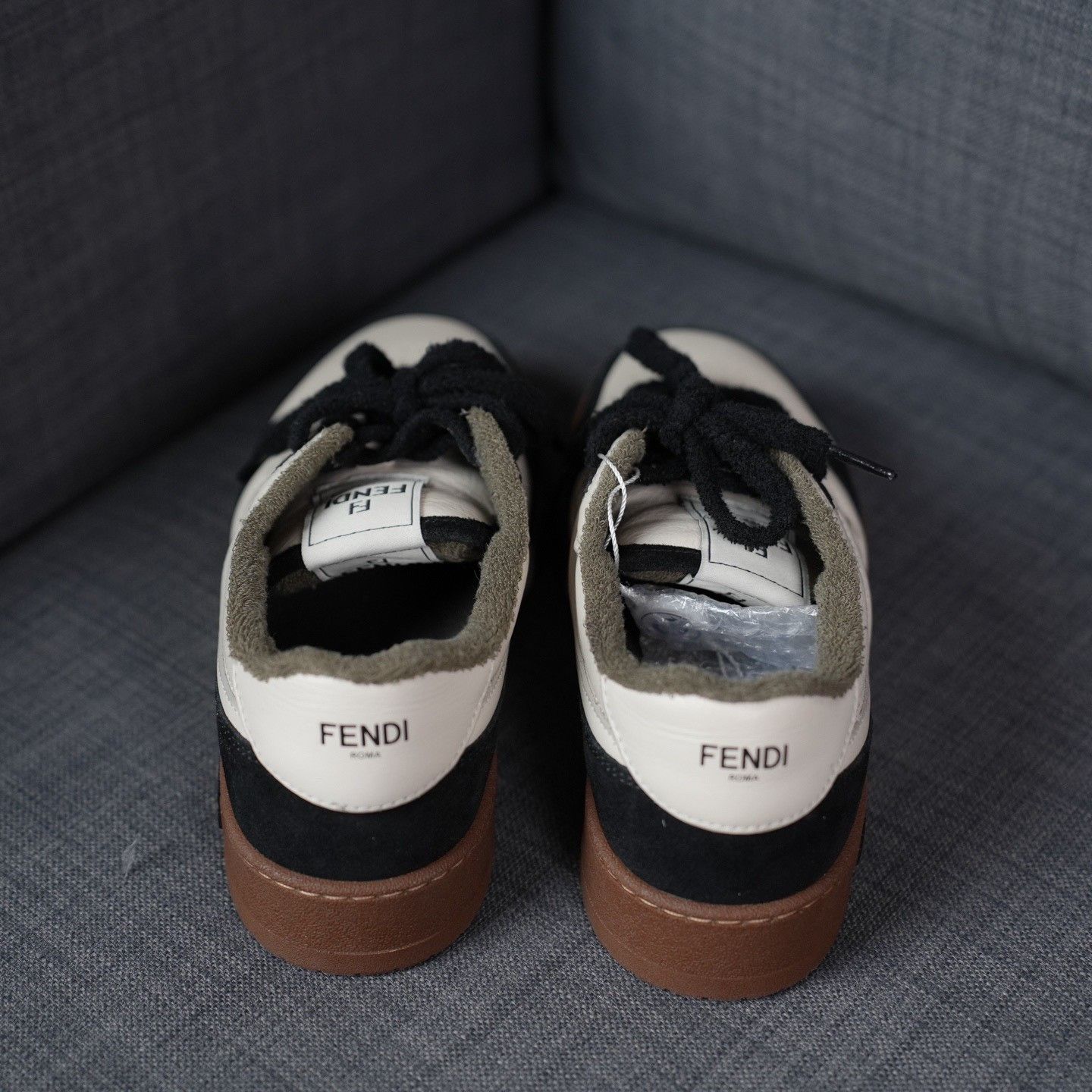 Fendi Fendi Black Lowtop Sneakers us_7-5 Women Size US 7.5 / IT 37.5 - 6 Thumbnail