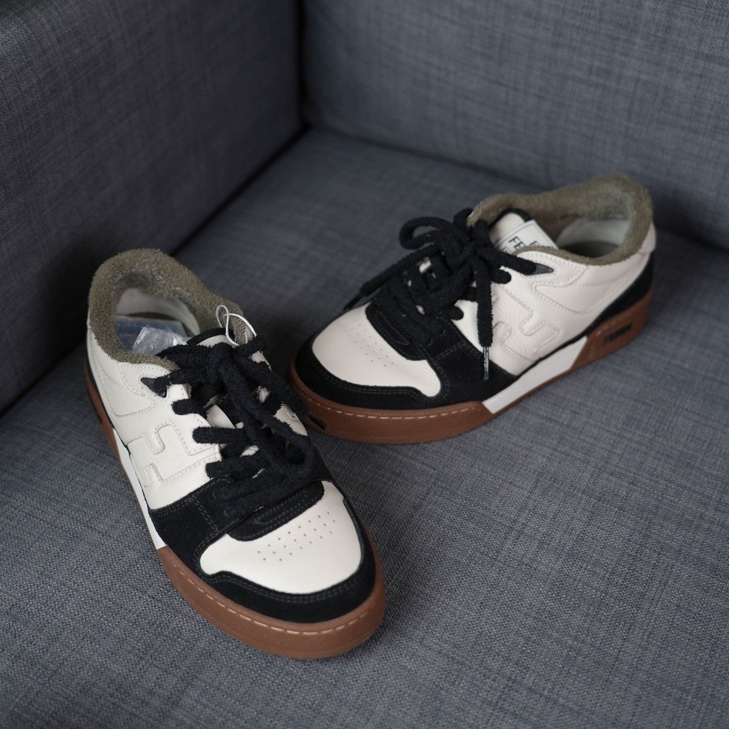 Fendi Fendi Black Lowtop Sneakers us_7-5 Women Size US 7.5 / IT 37.5 - 3 Thumbnail