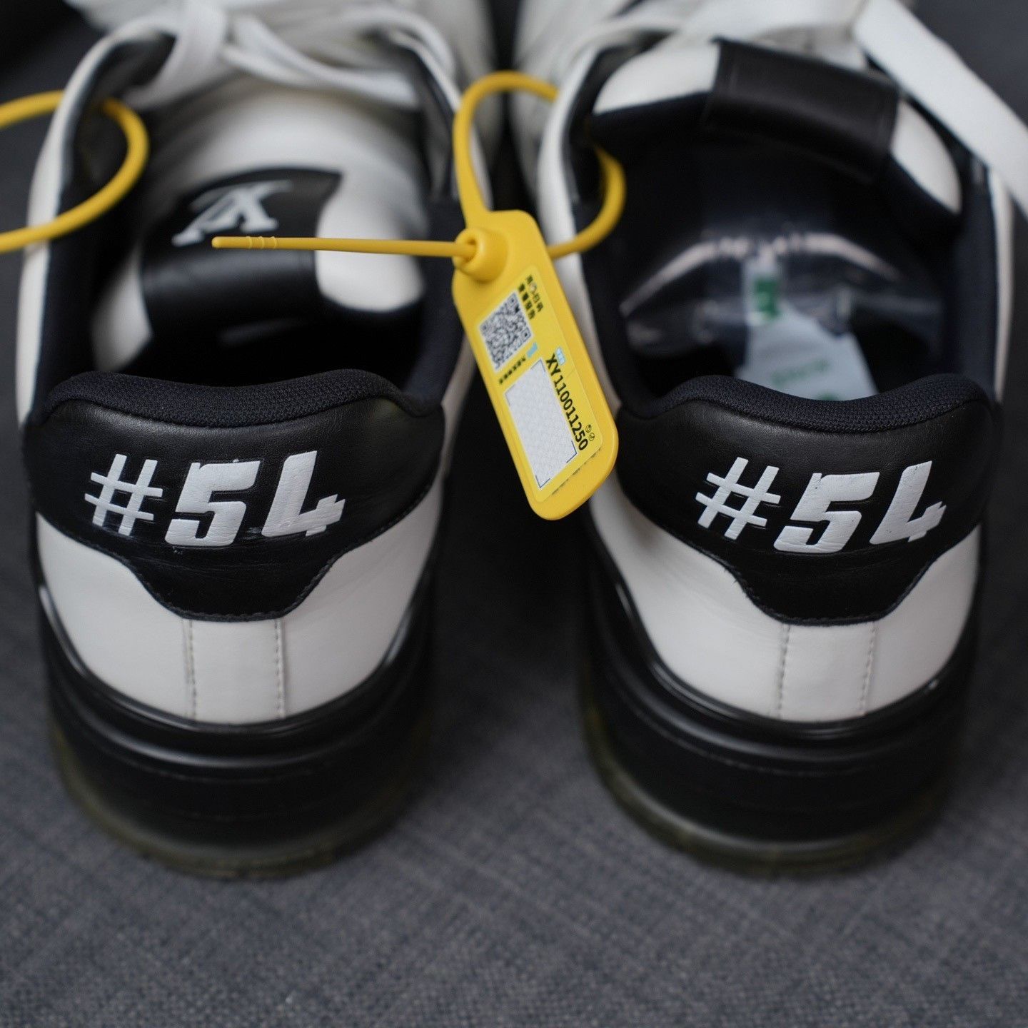 Louis Vuitton Louis Vuitton Training Black Lowtop Sneakers 10 Men Size US 10 / EU 43 - 6 Thumbnail