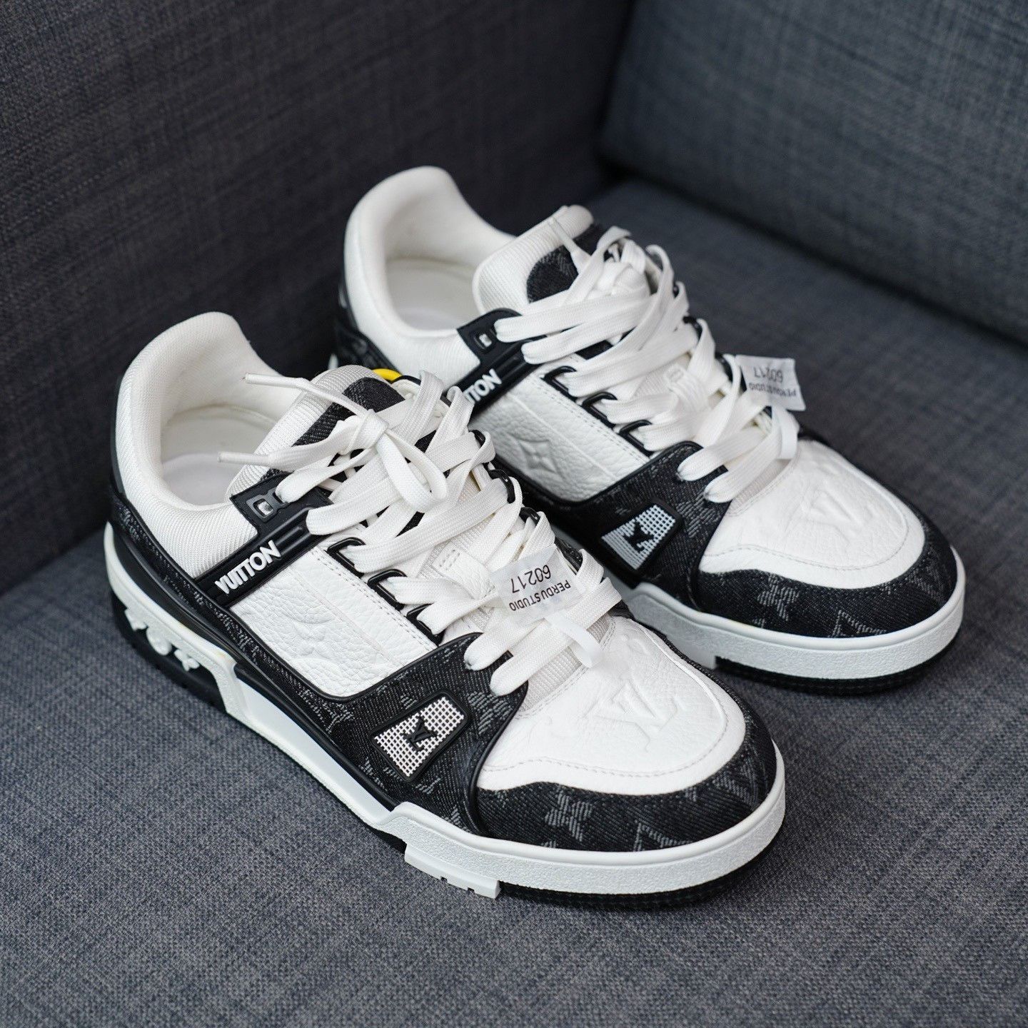 Louis Vuitton Louis Vuitton Training Denim Black Lowtop Sneakers Women Size US 7 / IT 37 - 5 Thumbnail