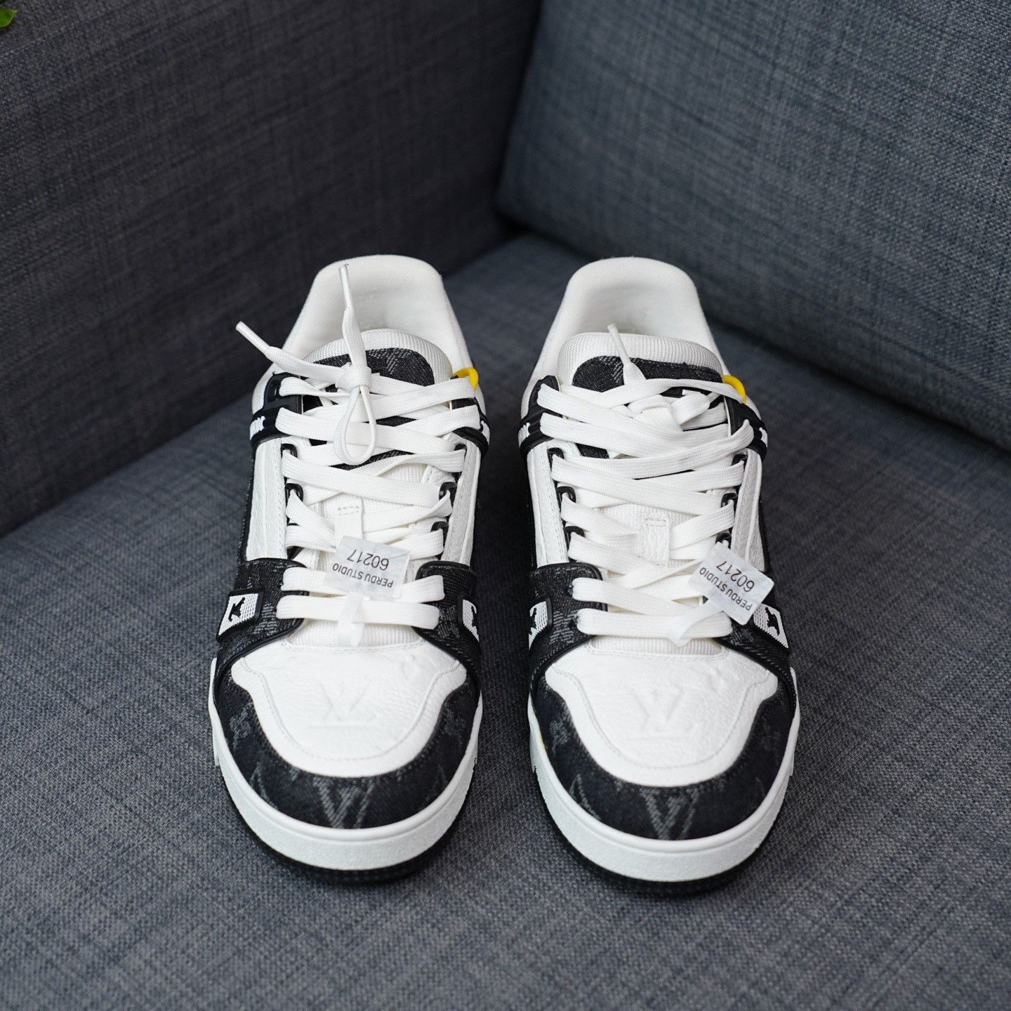 Louis Vuitton Louis Vuitton Training Denim Black Lowtop Sneakers Women Size US 7 / IT 37 - 4 Thumbnail