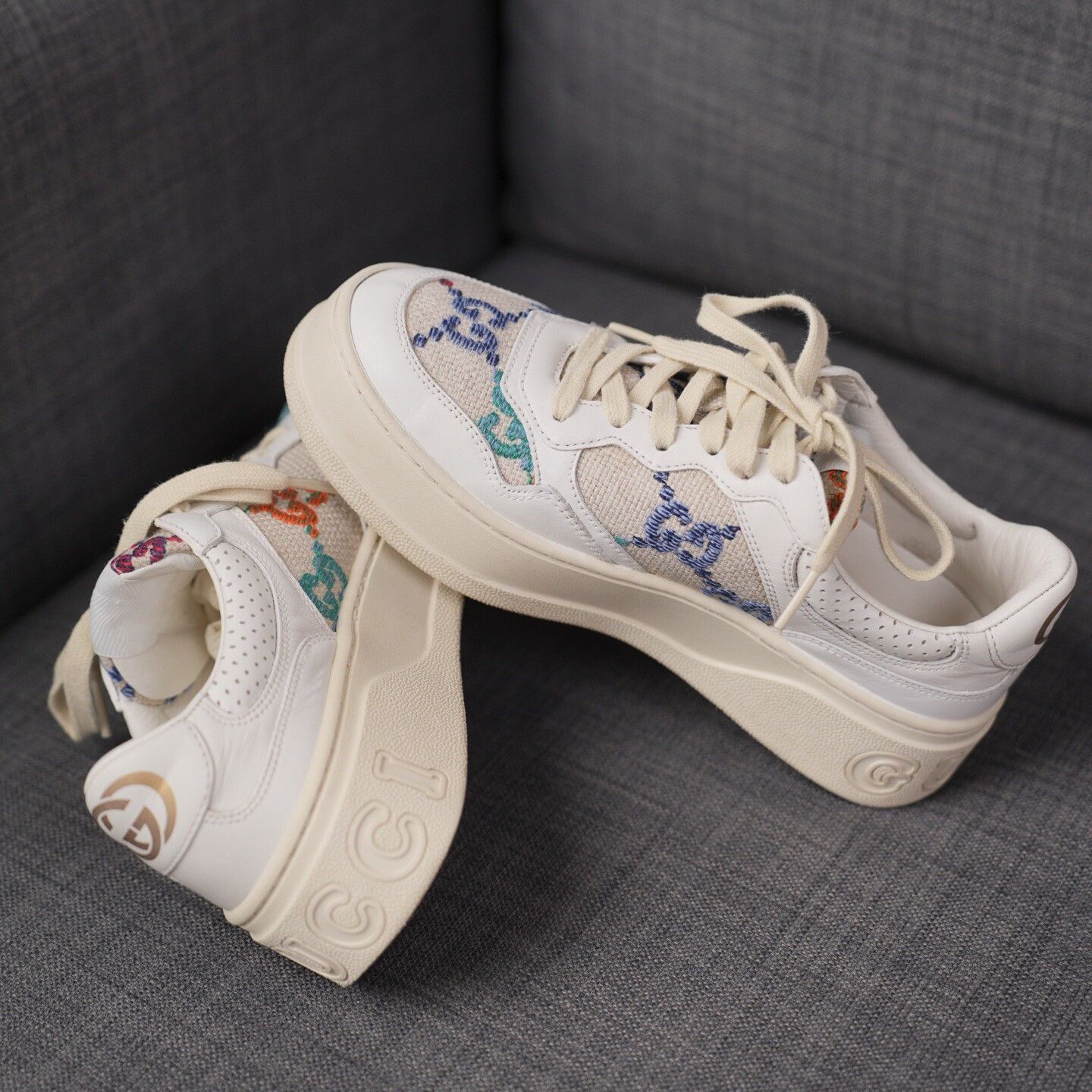 Gucci Gucci Embroidered White Lowtop Sneakers us_7 Women Size US 7 / IT 37 - 8 Thumbnail