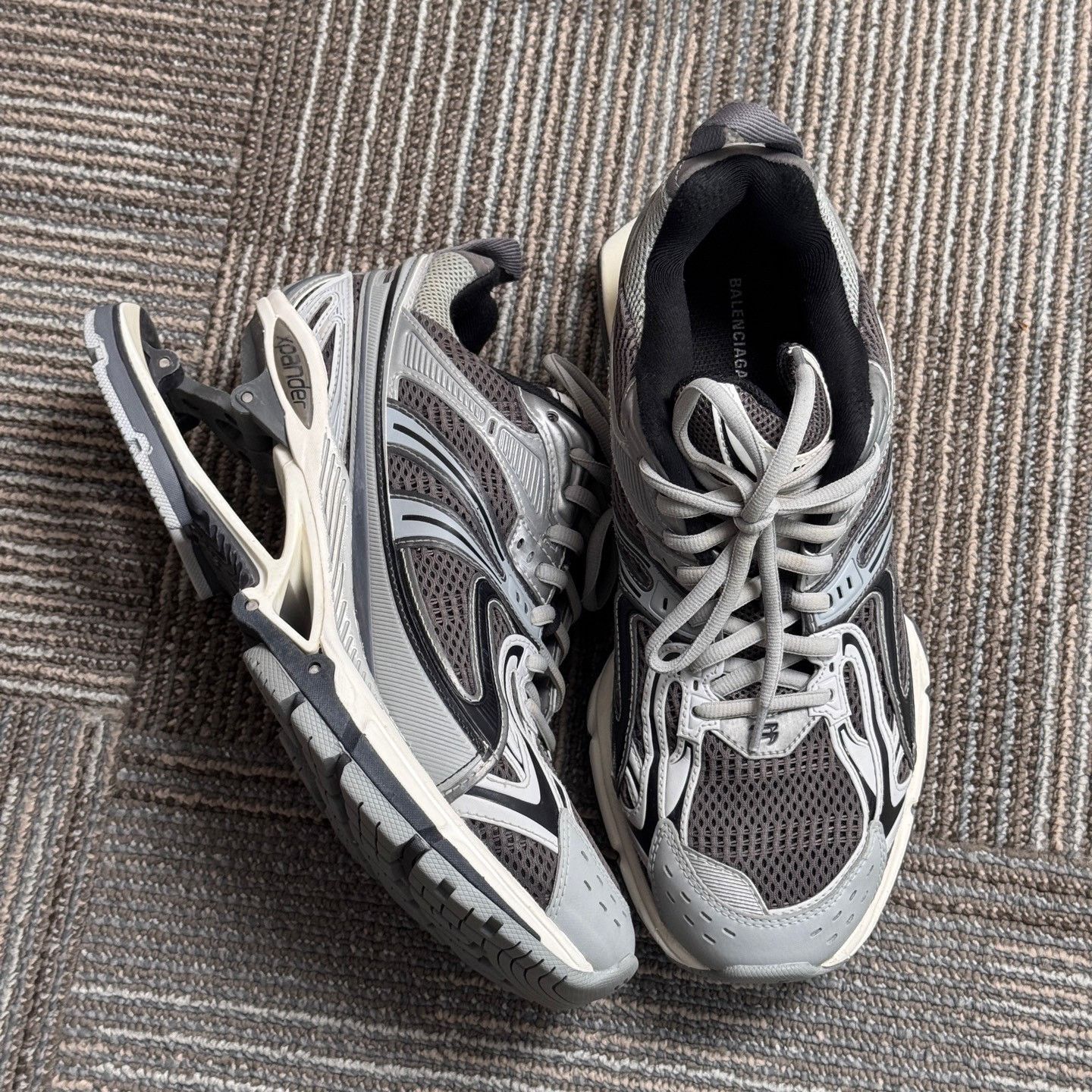 Balenciaga Balenciaga Gray Lowtop Sneakers 6 Men Size US 6 / EU 39 - 5 Thumbnail