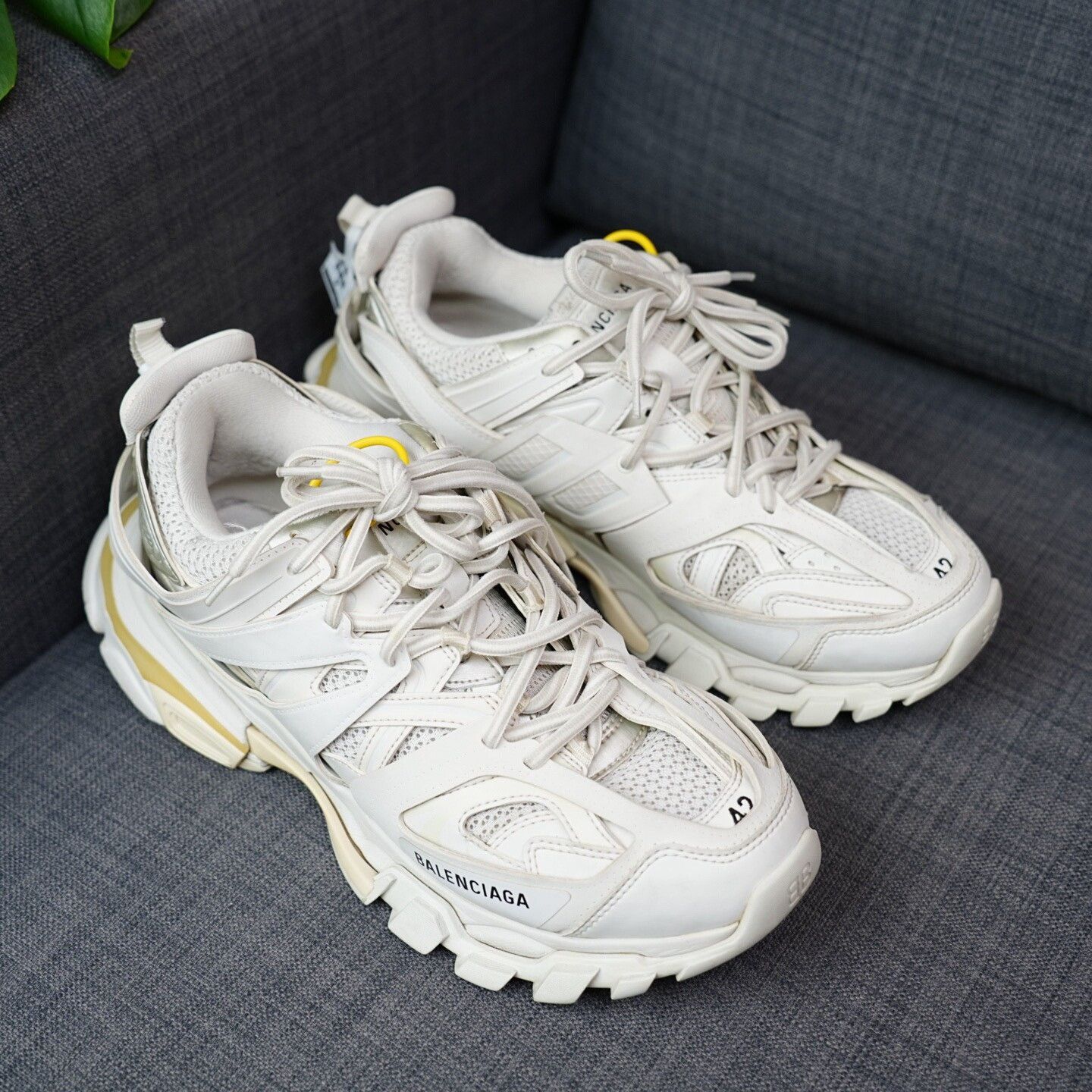 Balenciaga Balenciaga White Lowtop Sneakers 9 Men Size US 9 / EU 42 - 5 Thumbnail