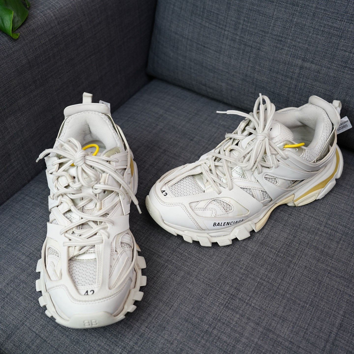 Balenciaga Balenciaga White Lowtop Sneakers 9 Men Size US 9 / EU 42 - 3 Thumbnail