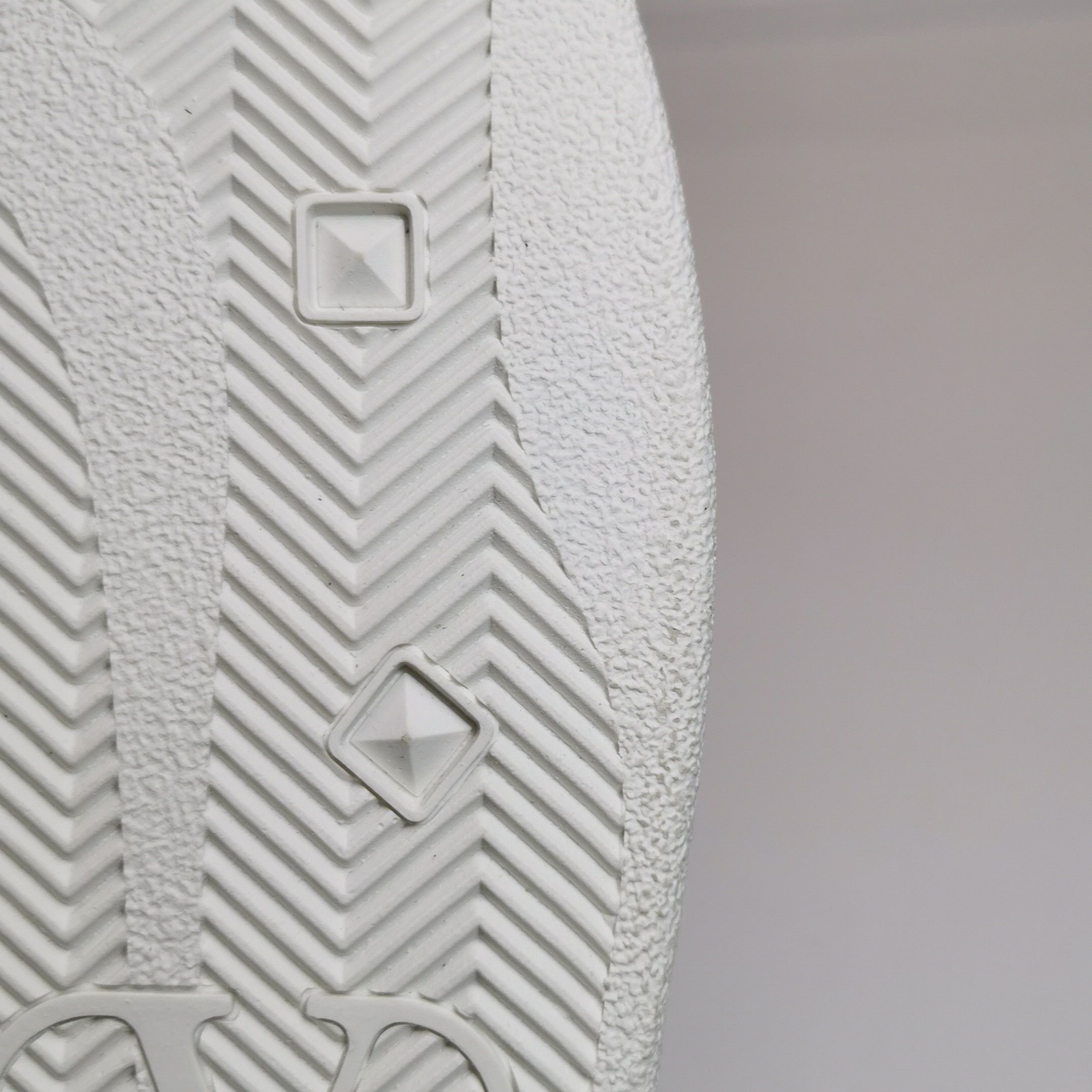 Valentino Valentino Backnet Perforated Sneakers Size 41 Size US 8 / EU 41 - 10 Thumbnail