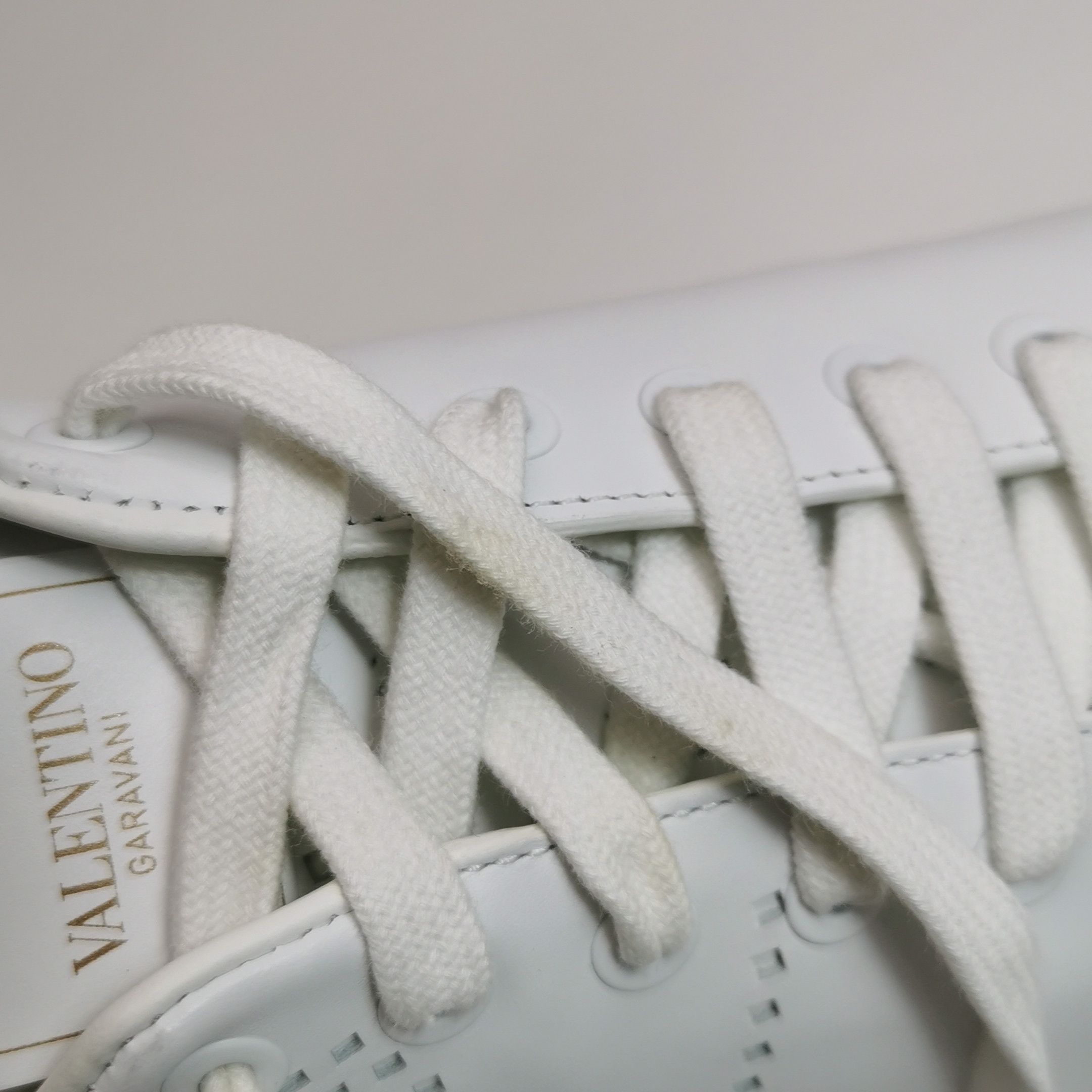 Valentino Valentino Backnet Perforated Sneakers Size 41 Size US 8 / EU 41 - 8 Thumbnail