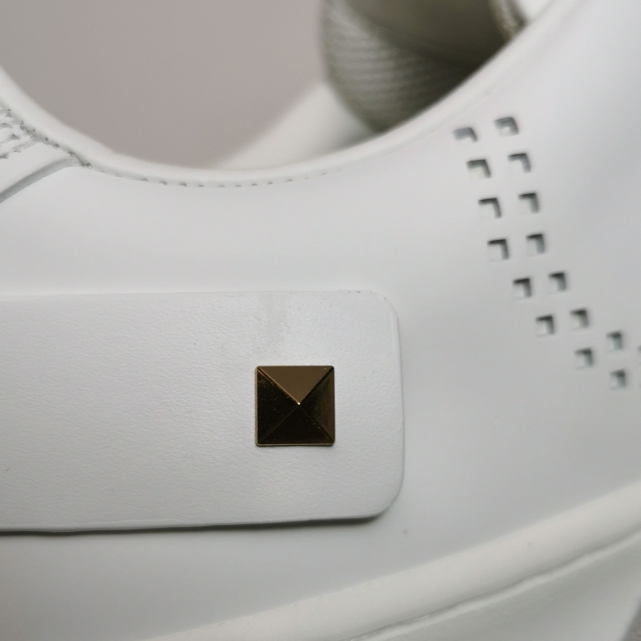Valentino Valentino Backnet Leather Sneakers 40 Size US 7 / EU 40 - 8 Thumbnail