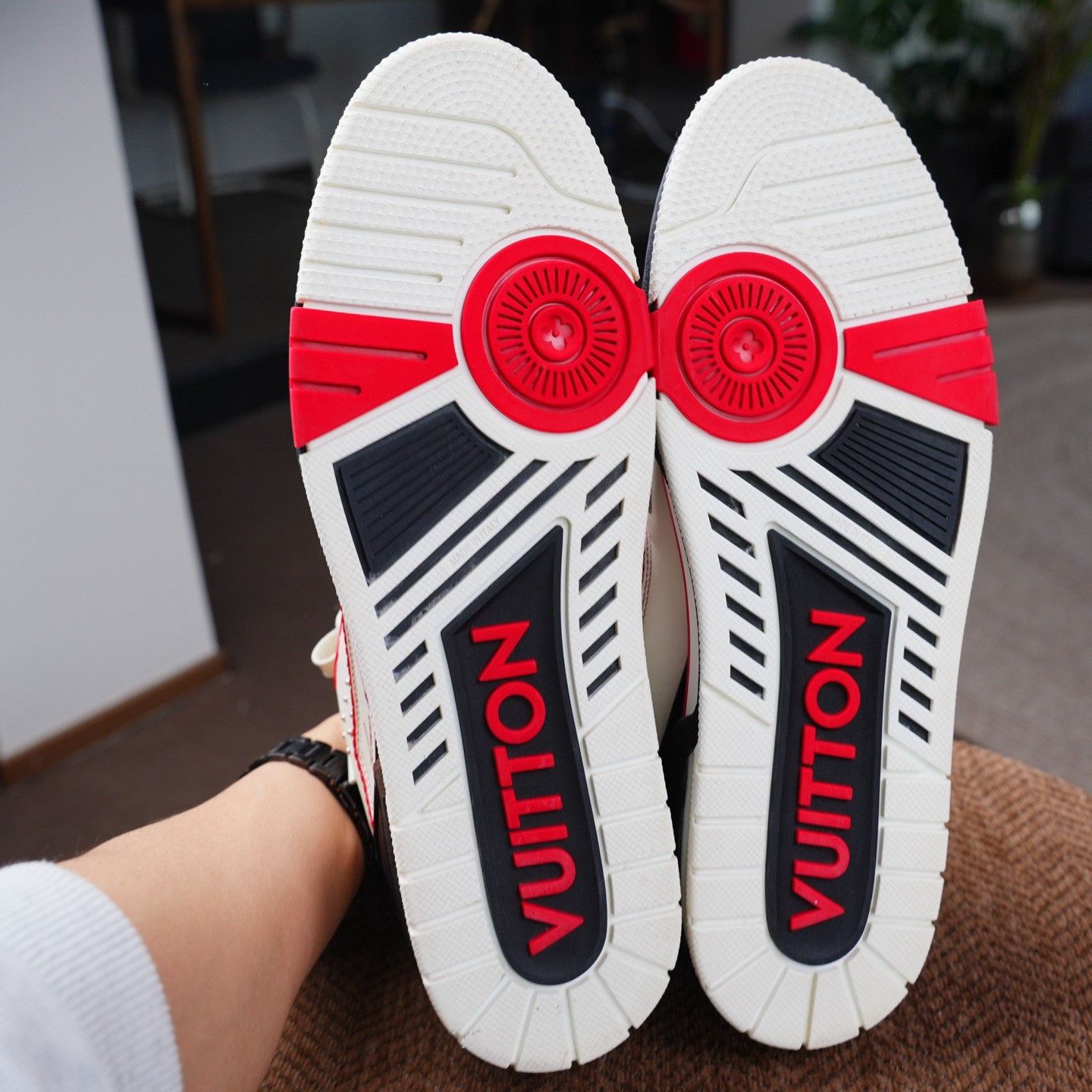 Louis Vuitton Louis Vuitton Training Red Lowtop Sneakers 10 Men Size US 10 / EU 43 - 8 Thumbnail