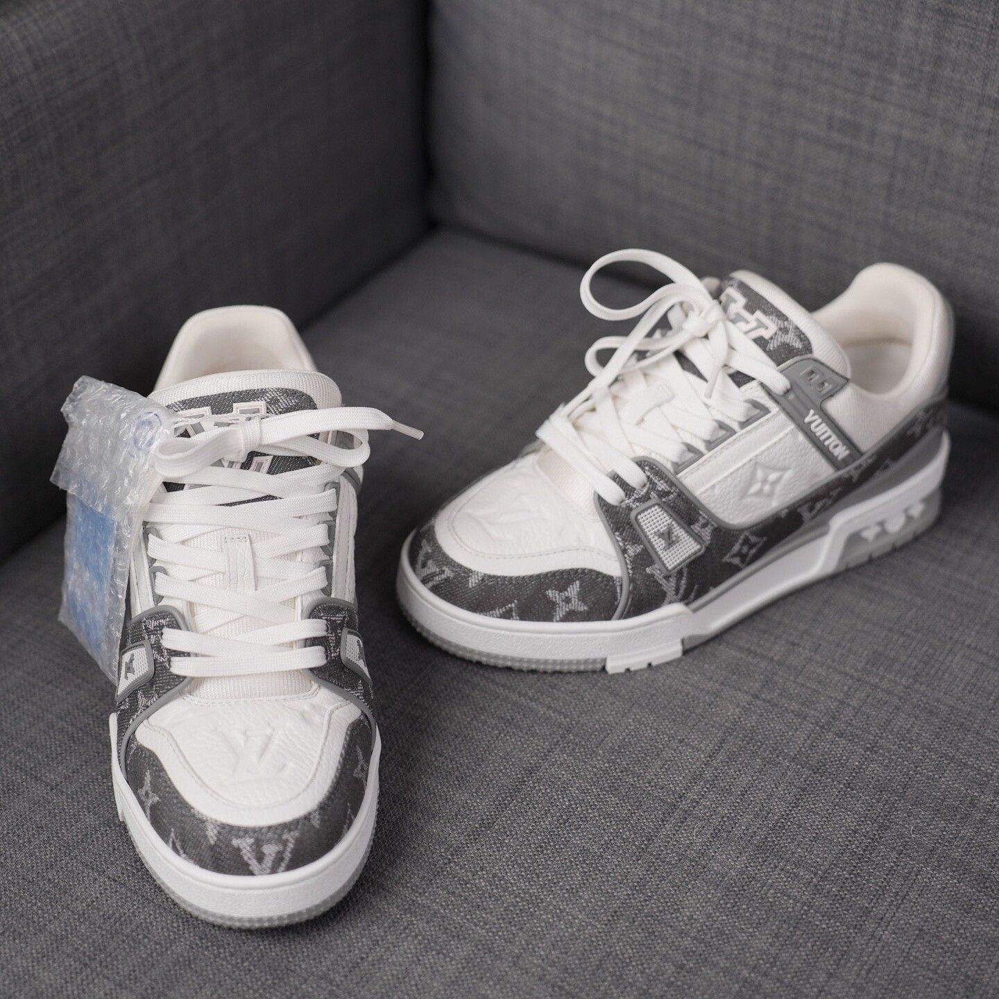 Louis Vuitton Louis Vuitton Training Denim White Lowtop Sneakers Women Size US 7.5 / IT 37.5 - 3 Thumbnail