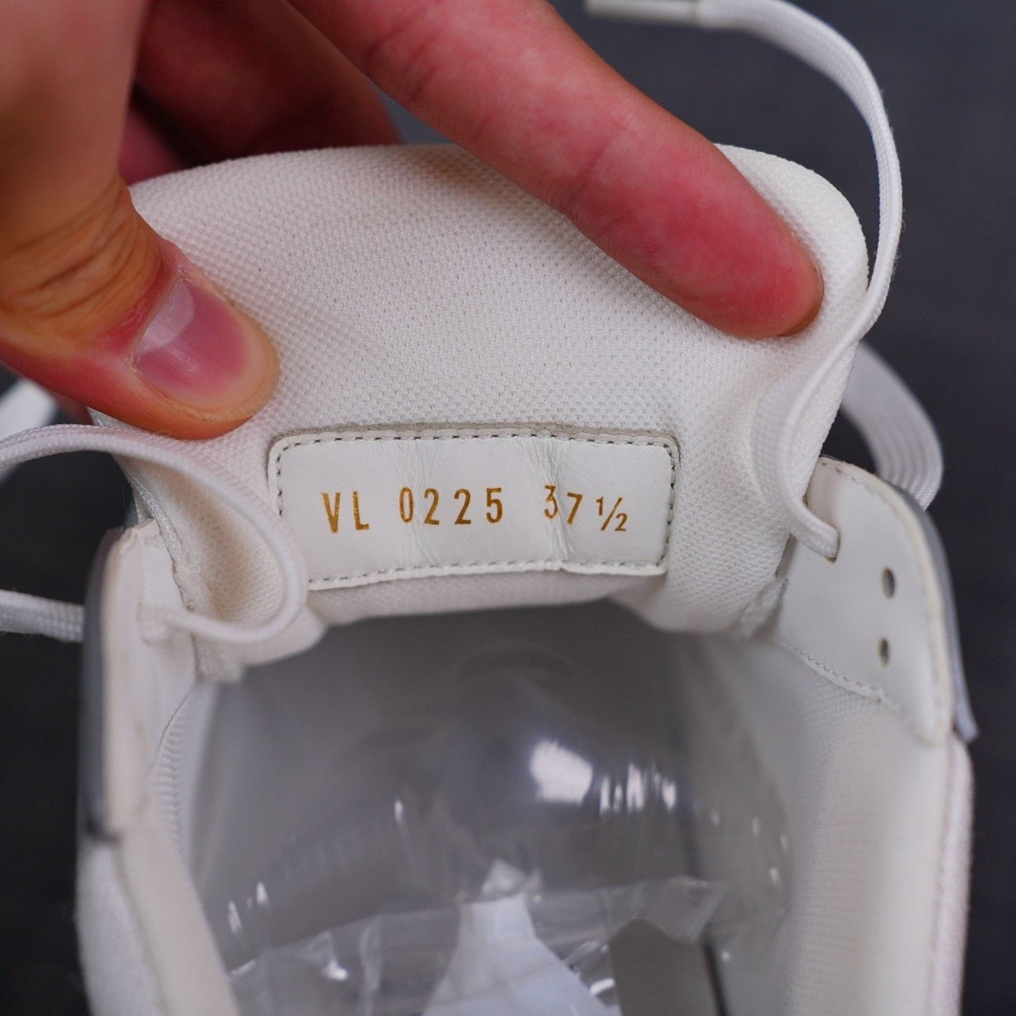 Louis Vuitton Louis Vuitton Training Denim White Lowtop Sneakers Women Size US 7.5 / IT 37.5 - 6 Thumbnail