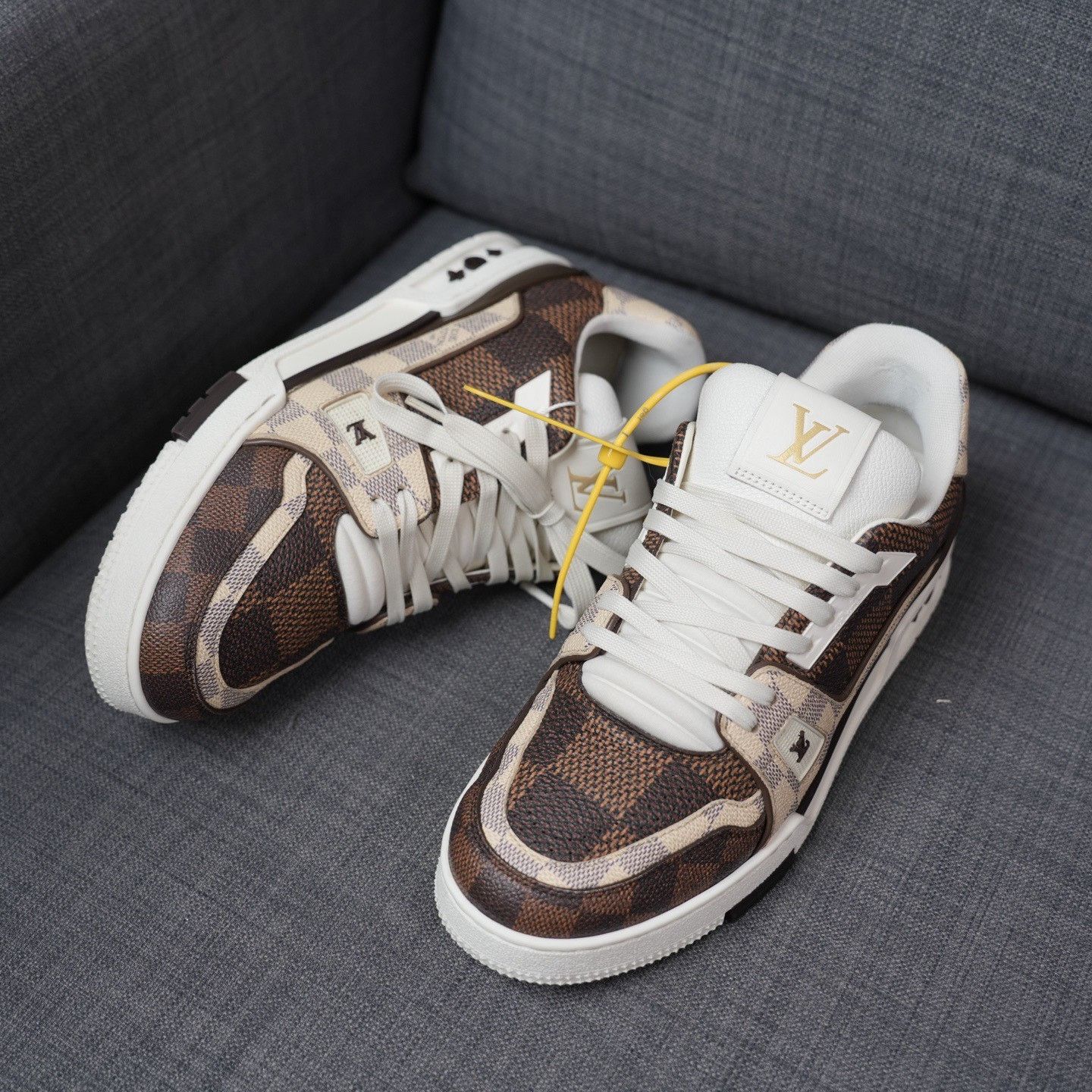 Louis Vuitton Louis Vuitton Training Brown Lowtop Sneakers 8 Men Size US 8 / EU 41 - 2 Thumbnail