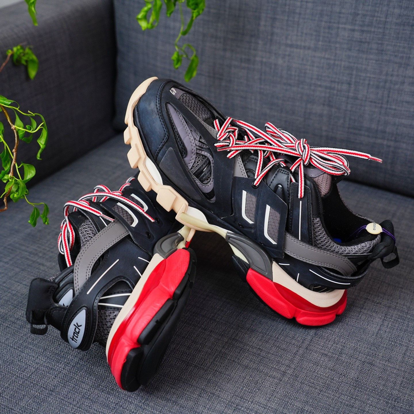 Balenciaga Balenciaga Black Lowtop Sneakers 9 Men Size US 9 / EU 42 - 8 Thumbnail
