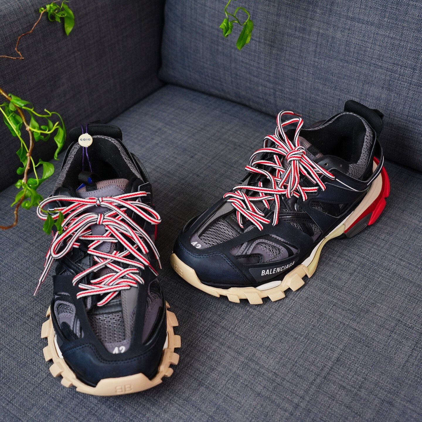 Balenciaga Balenciaga Black Lowtop Sneakers 9 Men Size US 9 / EU 42 - 3 Thumbnail