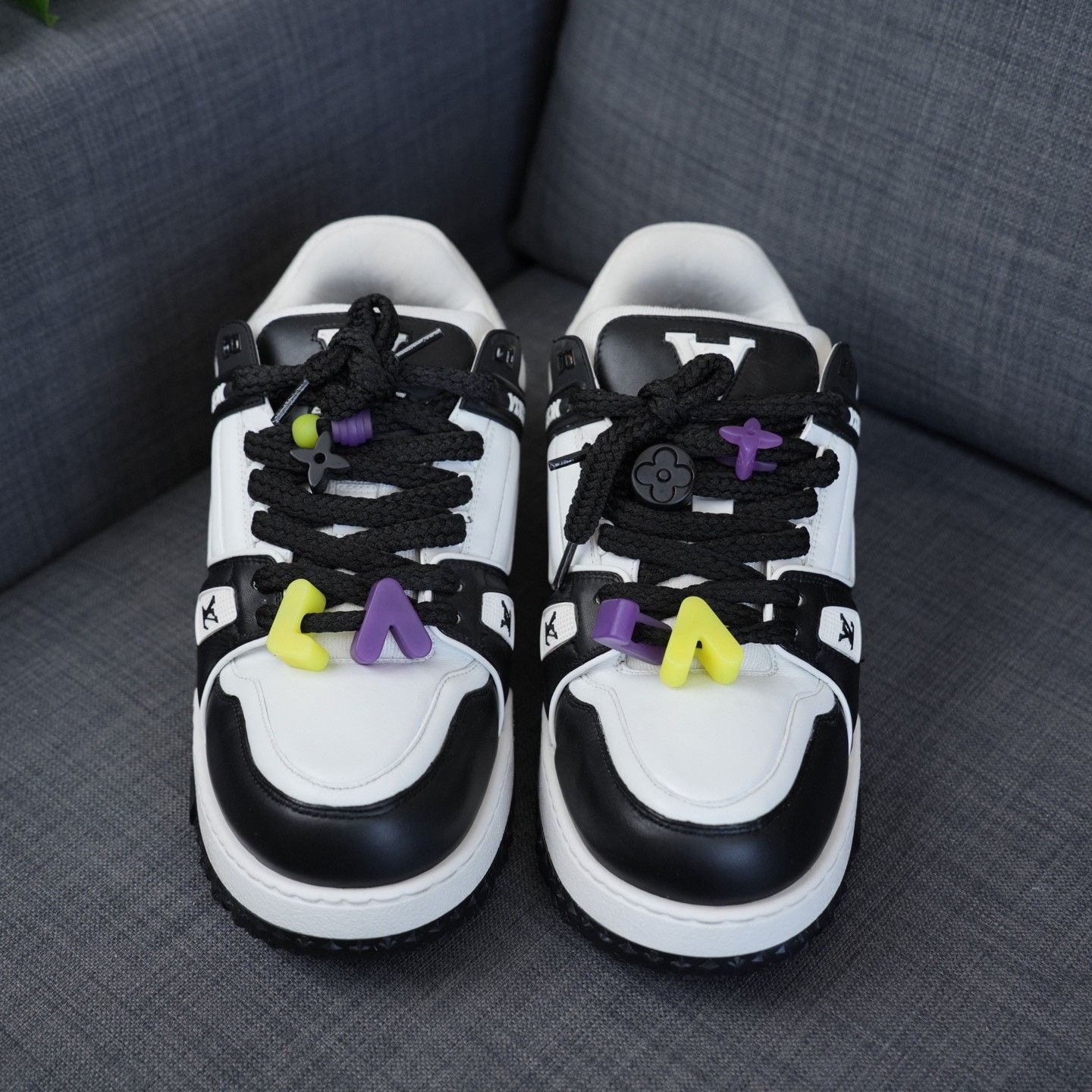 Louis Vuitton Louis Vuitton Training Black Lowtop Sneakers 12 Men Size US 12 / EU 45 - 4 Thumbnail