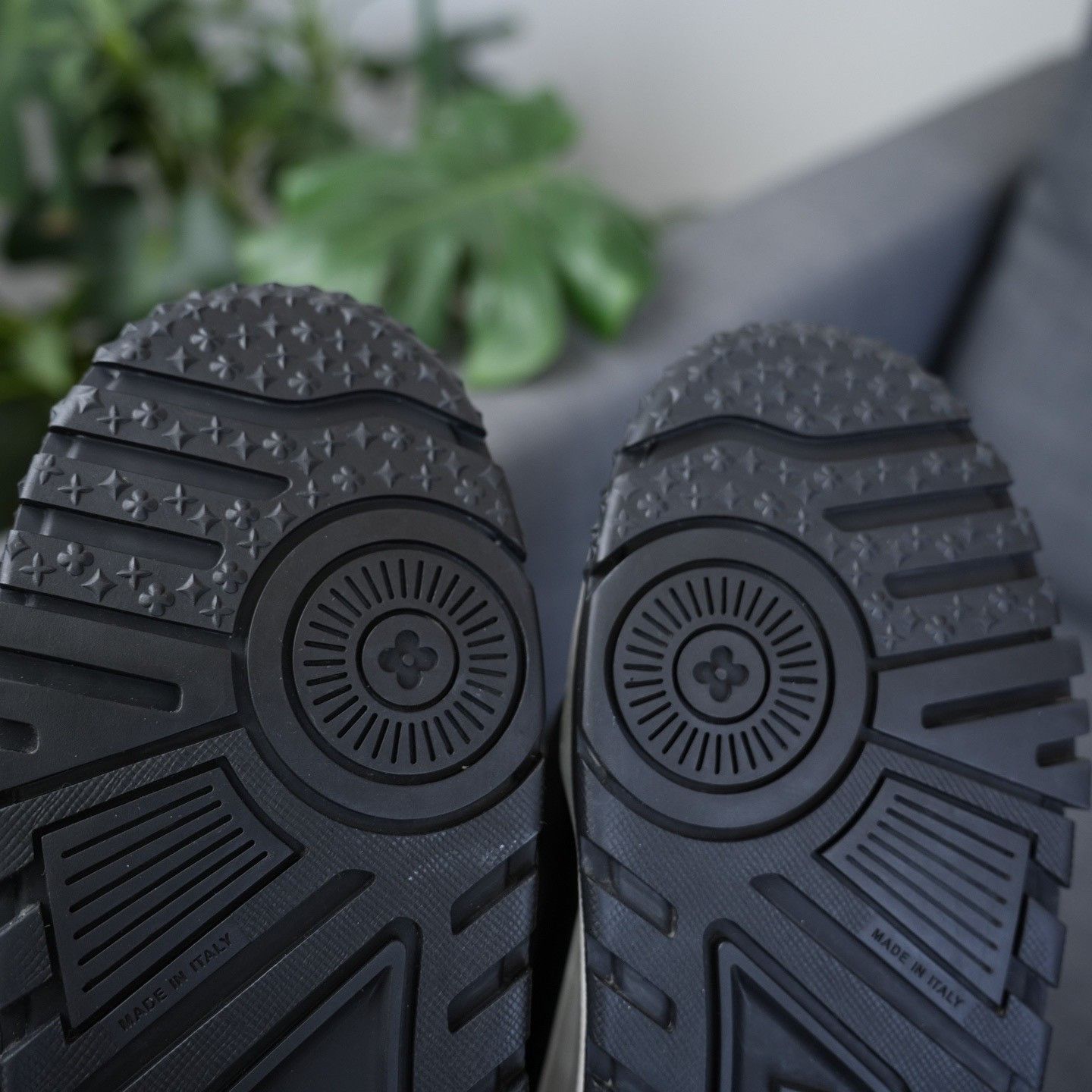 Louis Vuitton Louis Vuitton Training Black Lowtop Sneakers 12 Men Size US 12 / EU 45 - 8 Thumbnail