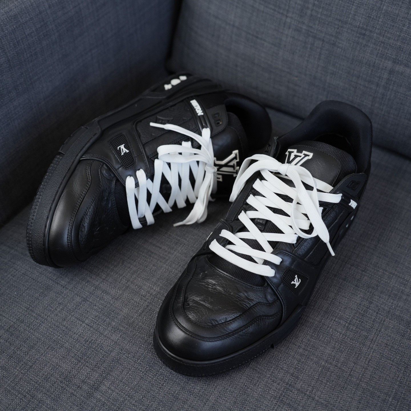 Louis Vuitton Louis Vuitton Training Black Lowtop Sneakers 12 Men Size US 12 / EU 45 - 2 Thumbnail