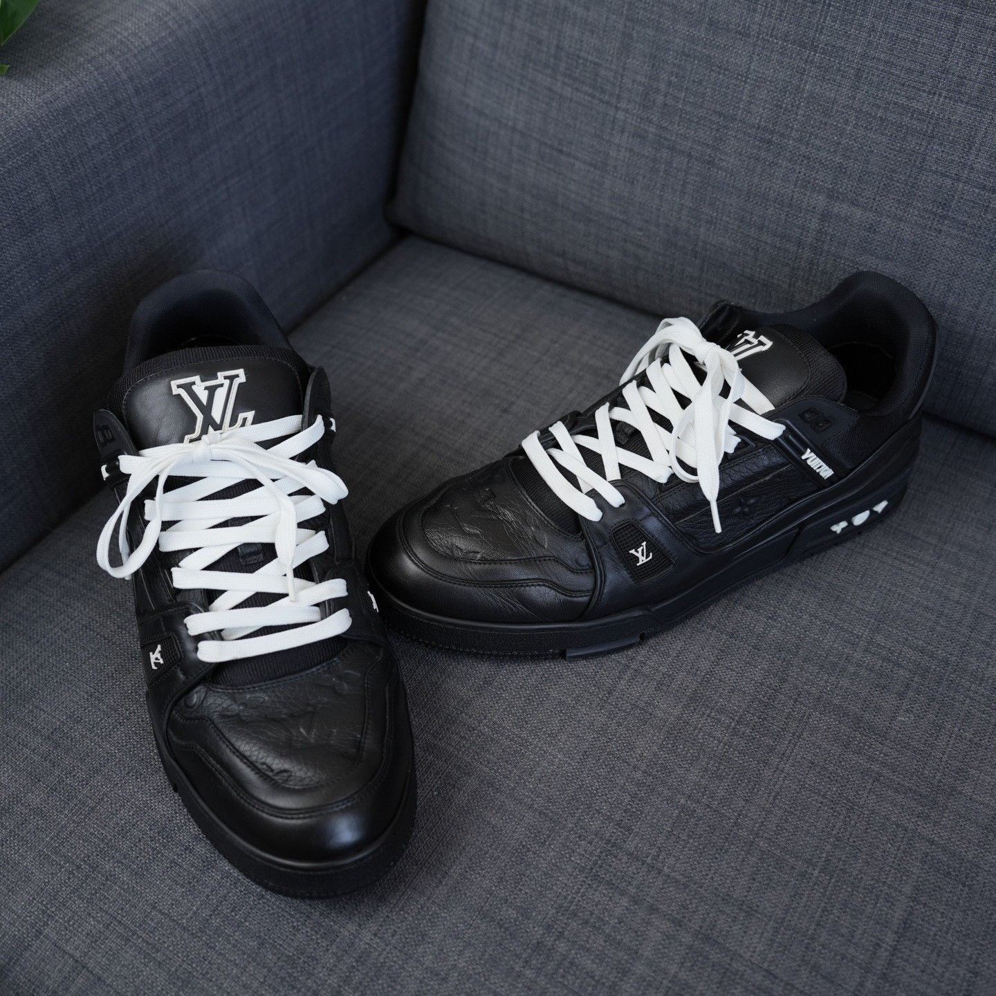 Louis Vuitton Louis Vuitton Training Black Lowtop Sneakers 12 Men Size US 12 / EU 45 - 3 Thumbnail