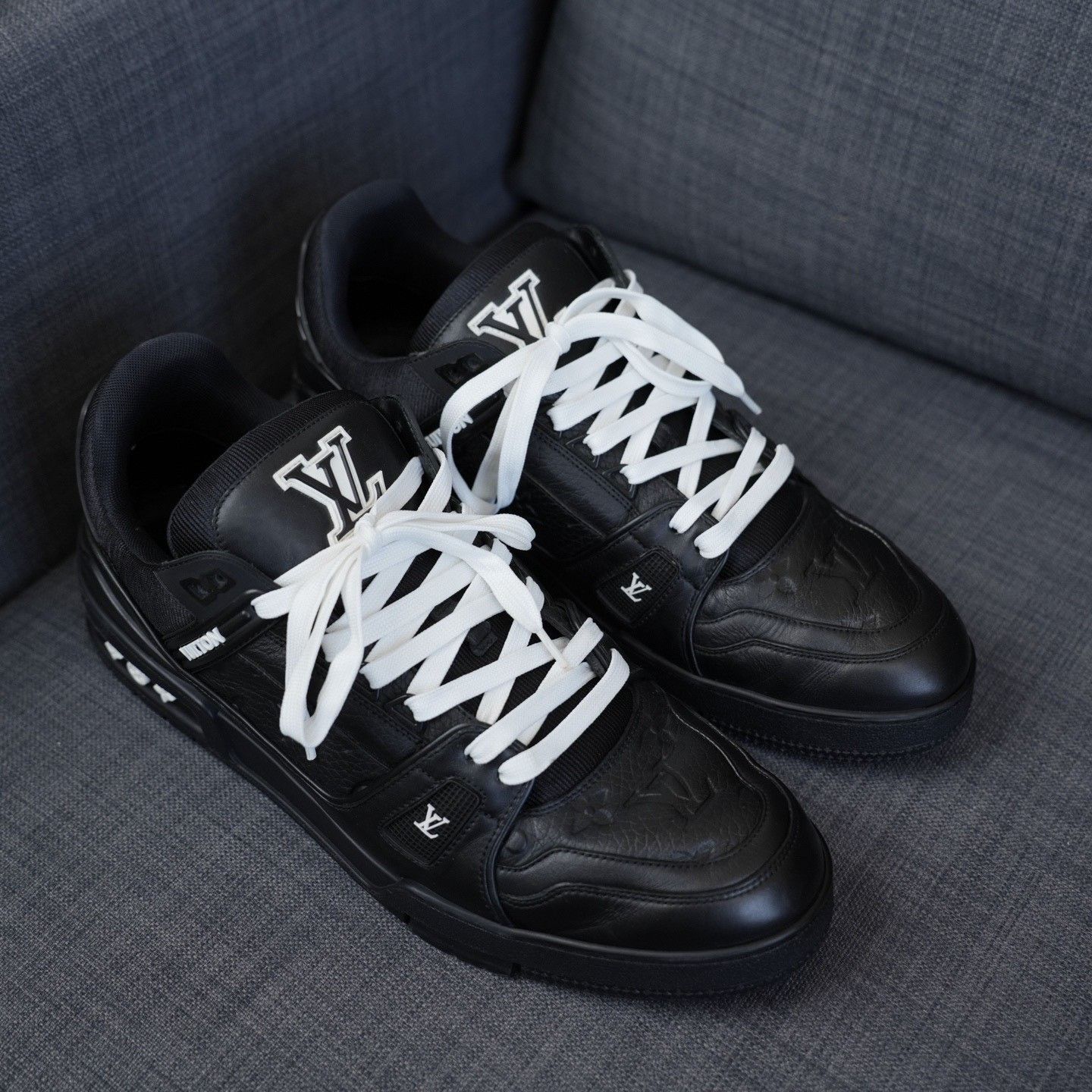 Louis Vuitton Louis Vuitton Training Black Lowtop Sneakers 12 Men Size US 12 / EU 45 - 4 Thumbnail
