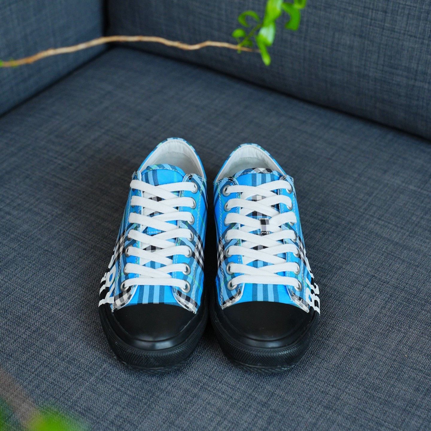 Burberry Burberry Canvas Plaid Blue Lowtop Sneakers us_8 Women Size US 8 / IT 38 - 5 Thumbnail