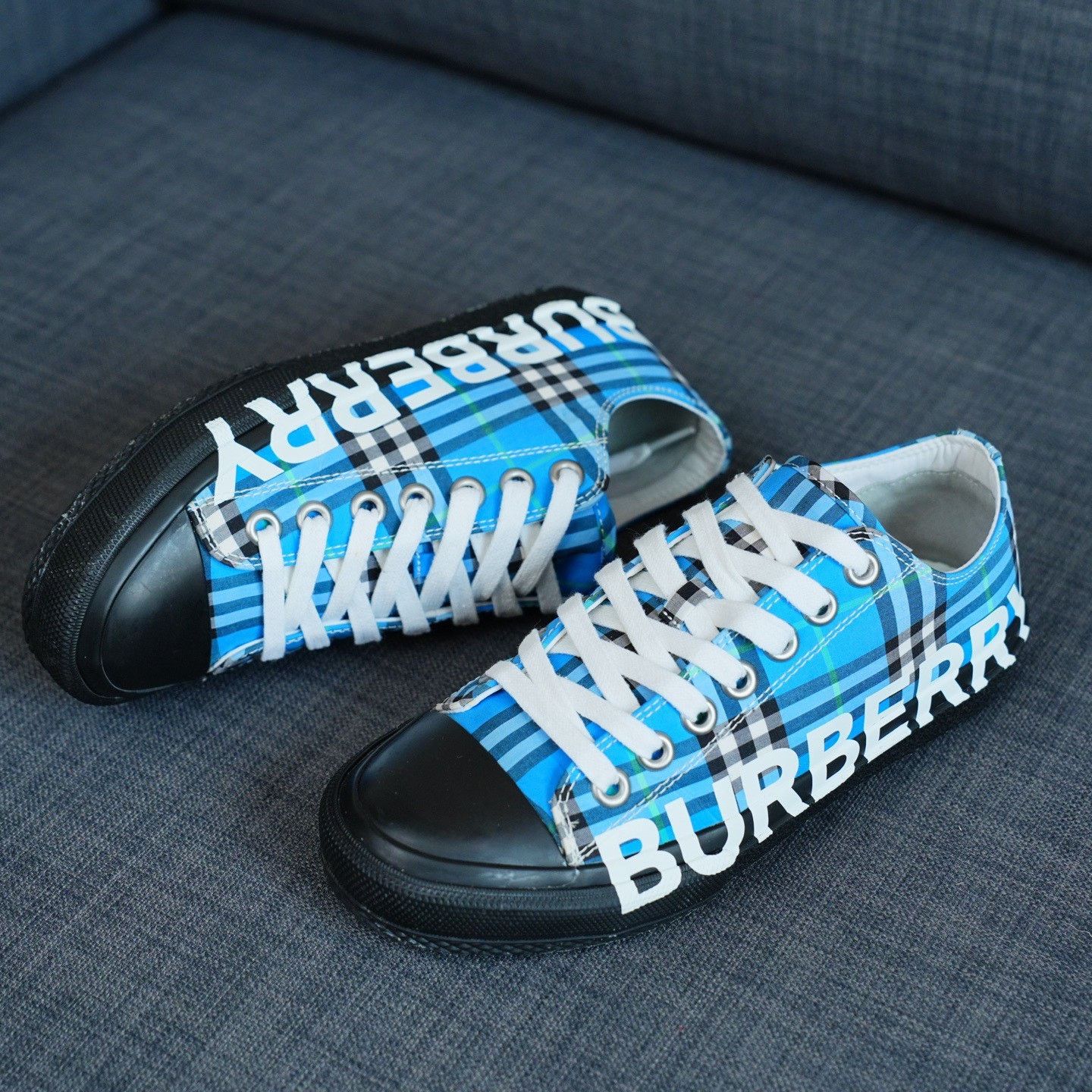 Burberry Burberry Canvas Plaid Blue Lowtop Sneakers us_8 Women Size US 8 / IT 38 - 2 Thumbnail