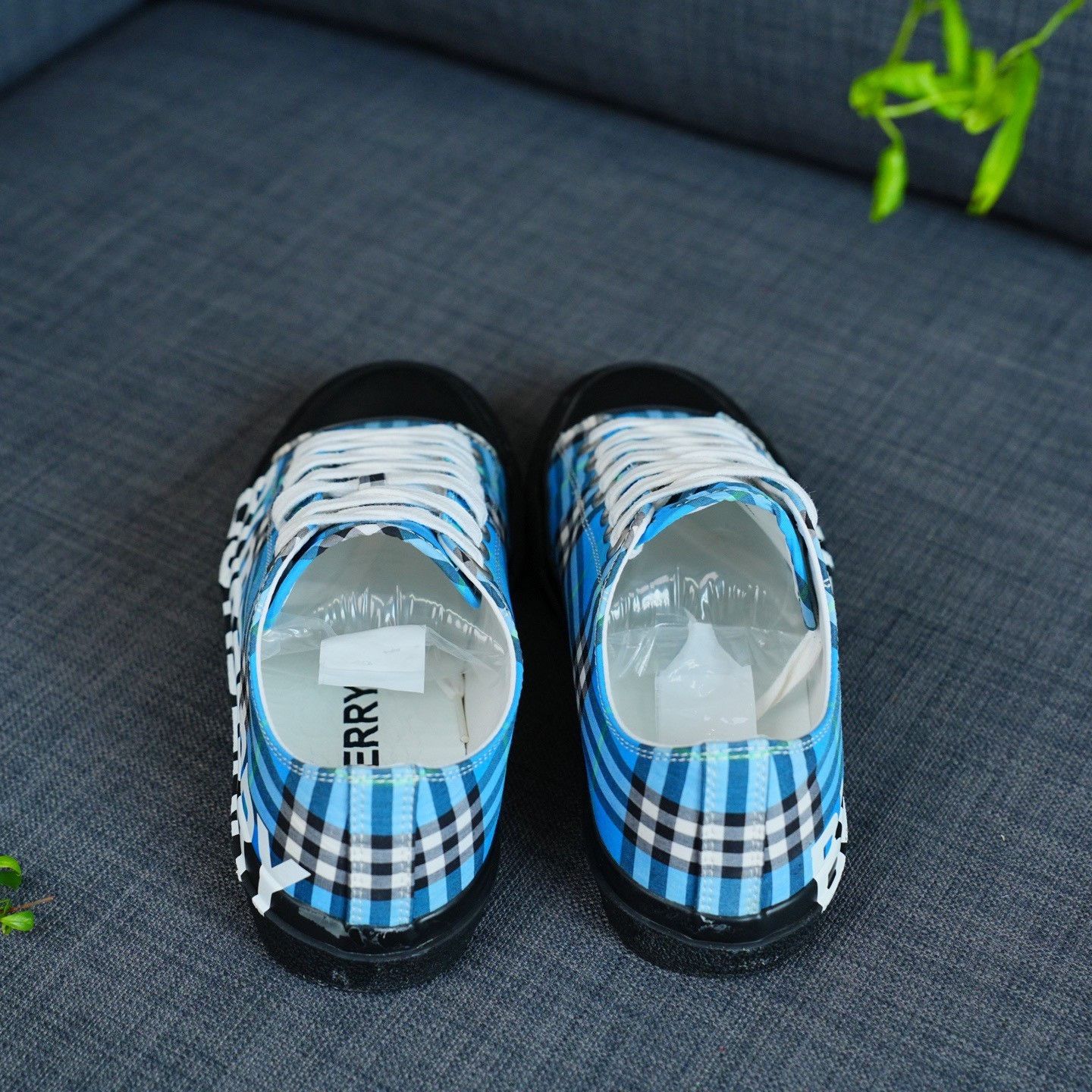 Burberry Burberry Canvas Plaid Blue Lowtop Sneakers us_8 Women Size US 8 / IT 38 - 6 Thumbnail