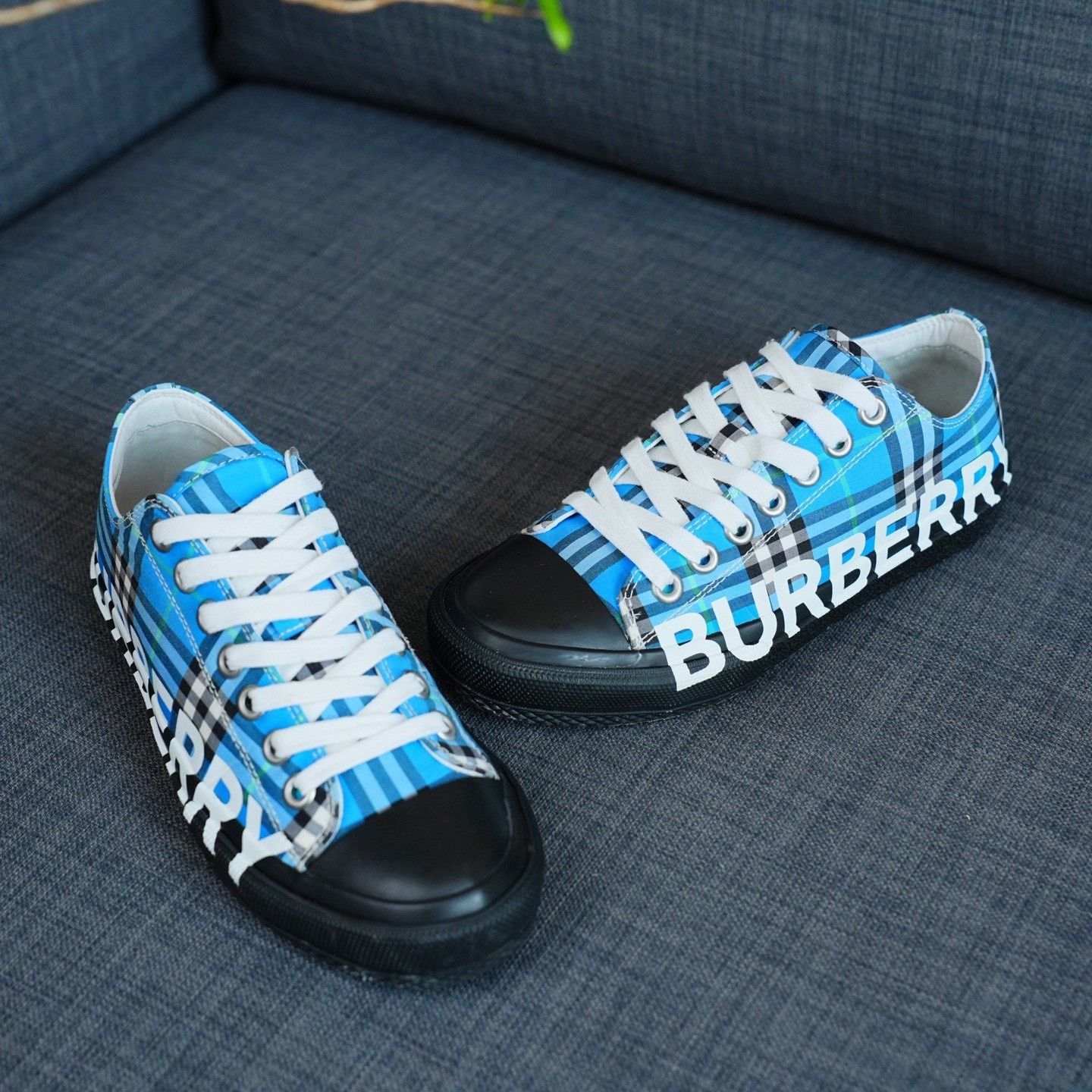 Burberry Burberry Canvas Plaid Blue Lowtop Sneakers us_8 Women Size US 8 / IT 38 - 3 Thumbnail