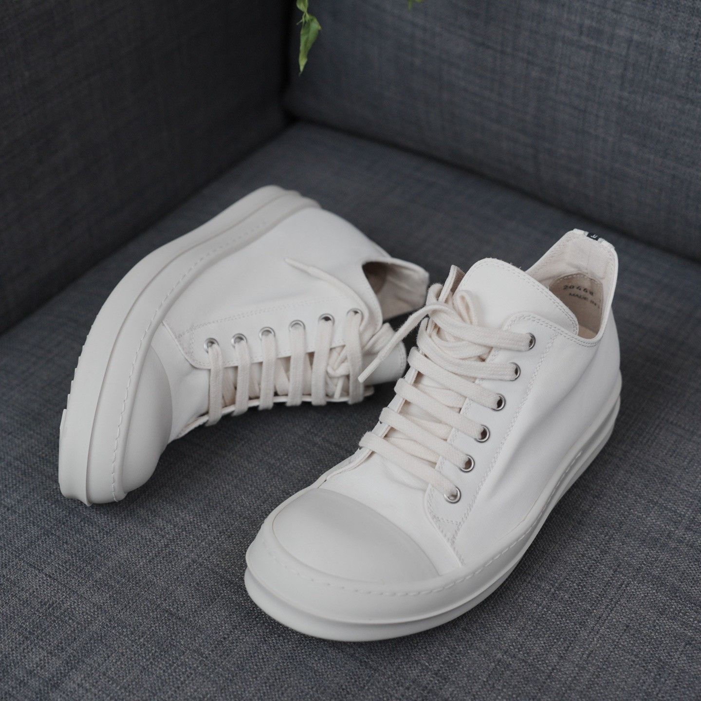 Rick Owens Rick Owens Canvas White Lowtop Sneakers us_8 Women Size US 8 / IT 38 - 2 Thumbnail