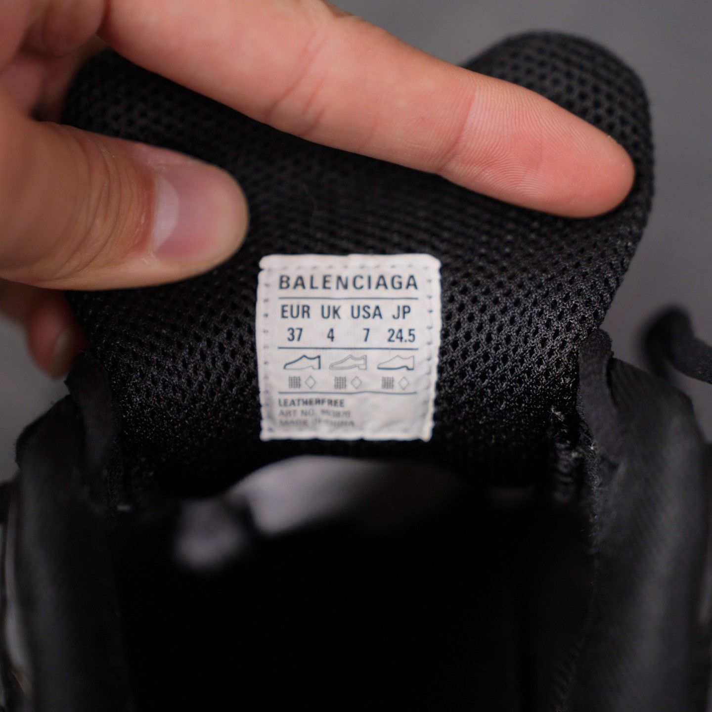 Balenciaga Balenciaga Black Lowtop Sneakers us_7 Women Size US 7 / IT 37 - 7 Thumbnail