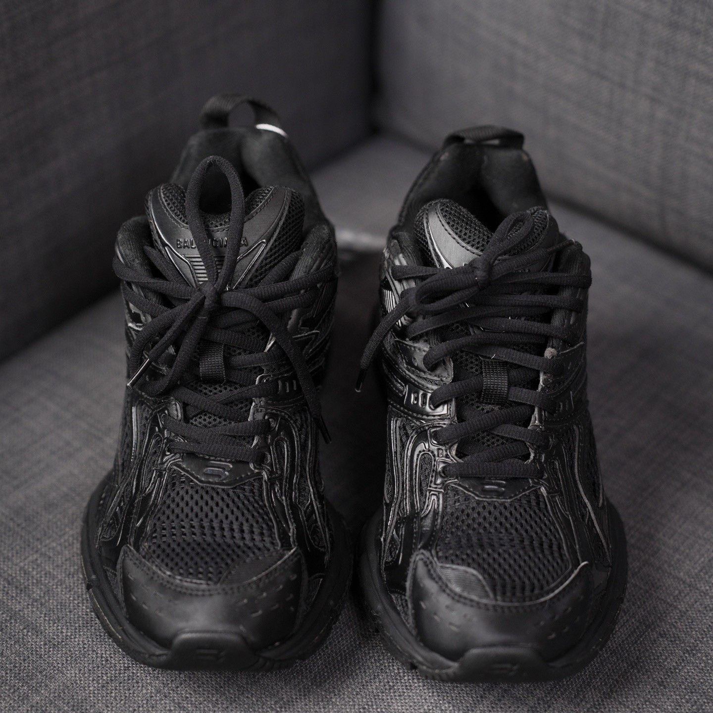 Balenciaga Balenciaga Black Lowtop Sneakers us_7 Women Size US 7 / IT 37 - 4 Thumbnail