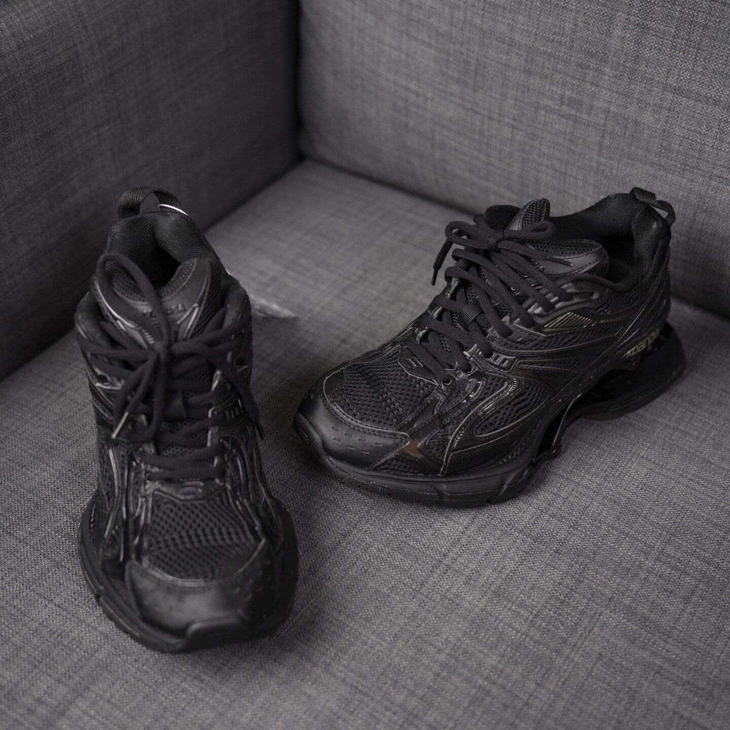 Balenciaga Balenciaga Black Lowtop Sneakers us_7 Women Size US 7 / IT 37 - 3 Thumbnail