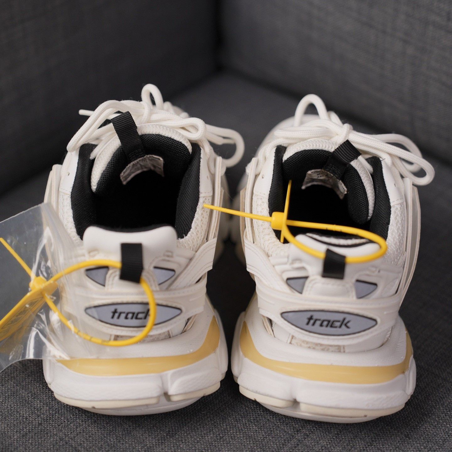 Balenciaga Balenciaga White Lowtop Sneakers us_7 Women Size US 7 / IT 37 - 6 Thumbnail