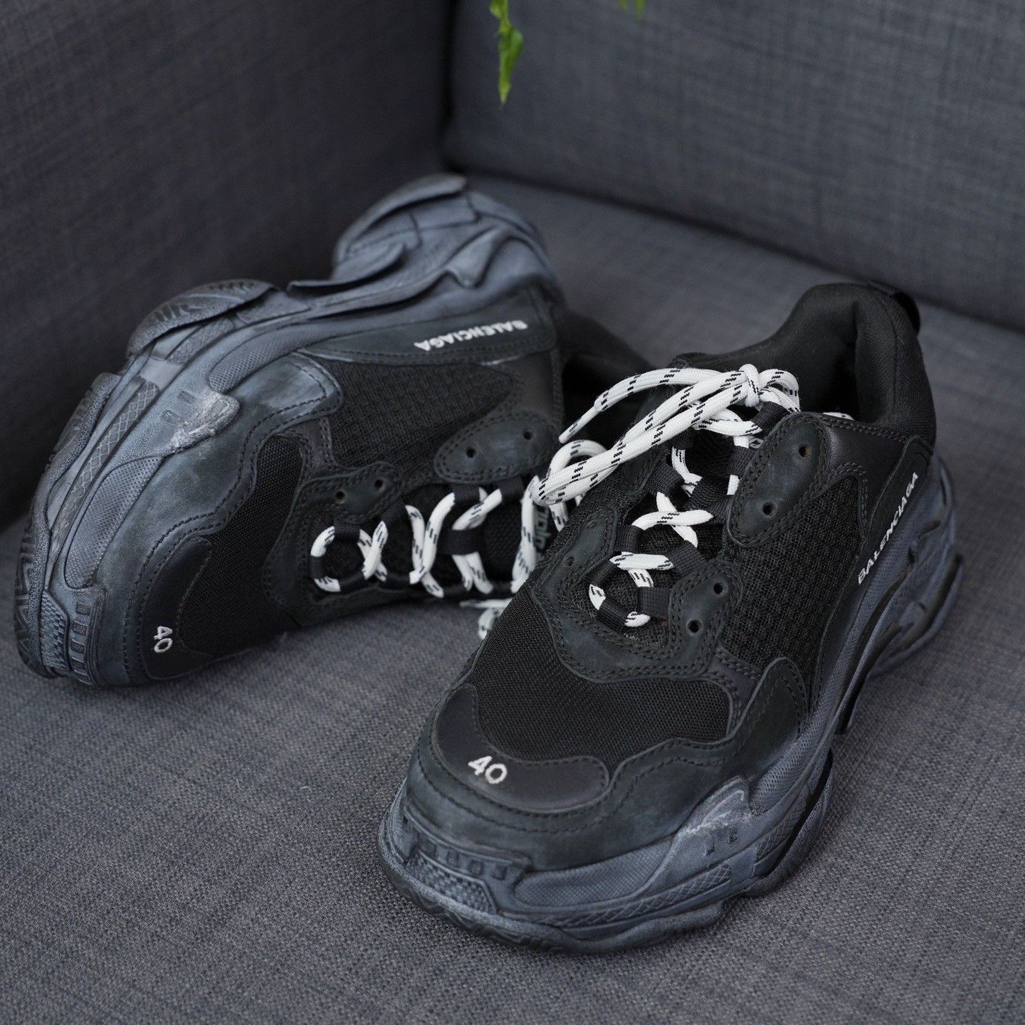 Balenciaga Balenciaga Black Lowtop Sneakers 7 Men Size US 7 / EU 40 - 2 Thumbnail
