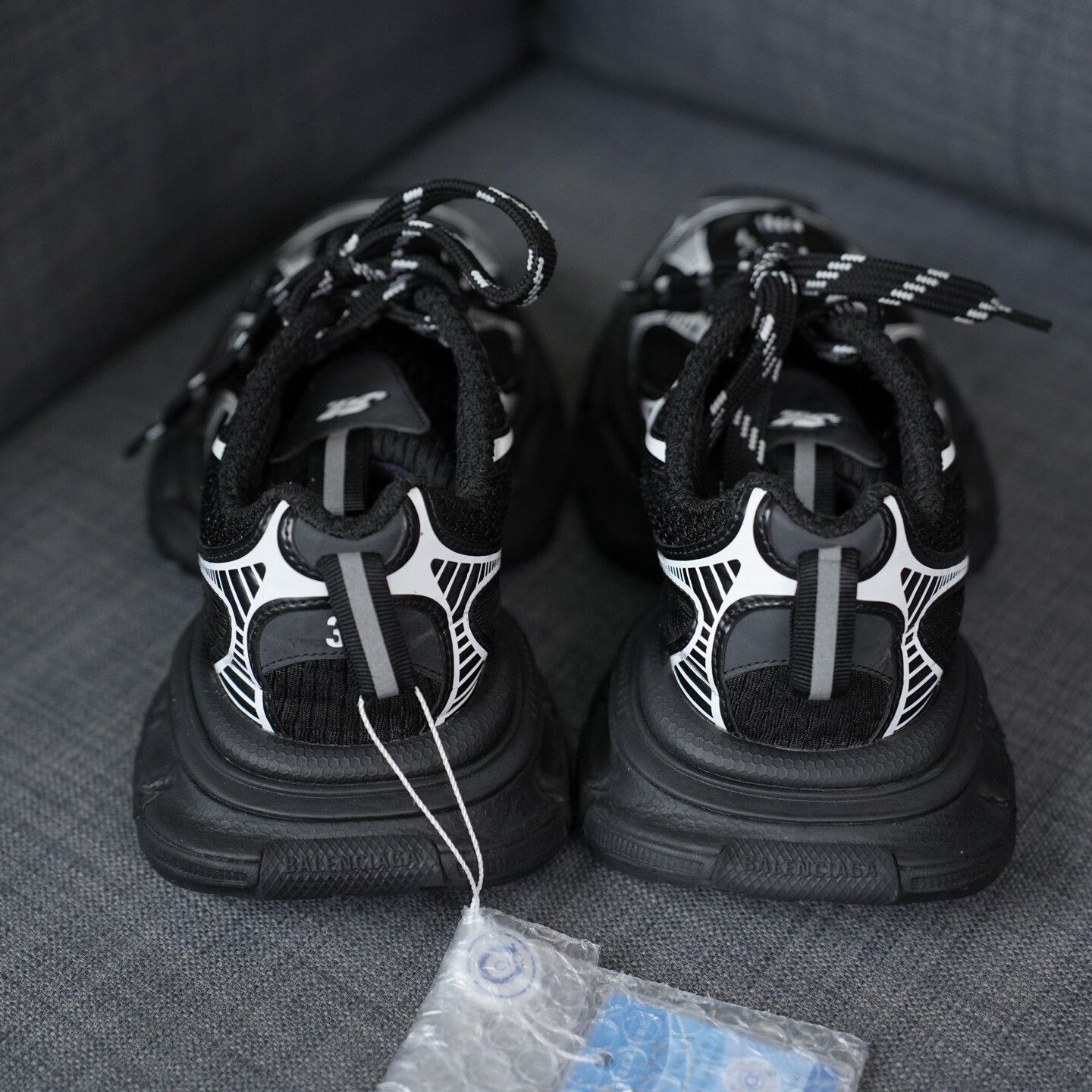 Balenciaga Balenciaga Black Lowtop Sneakers us_5 Women Size US 5 / IT 35 - 5 Thumbnail