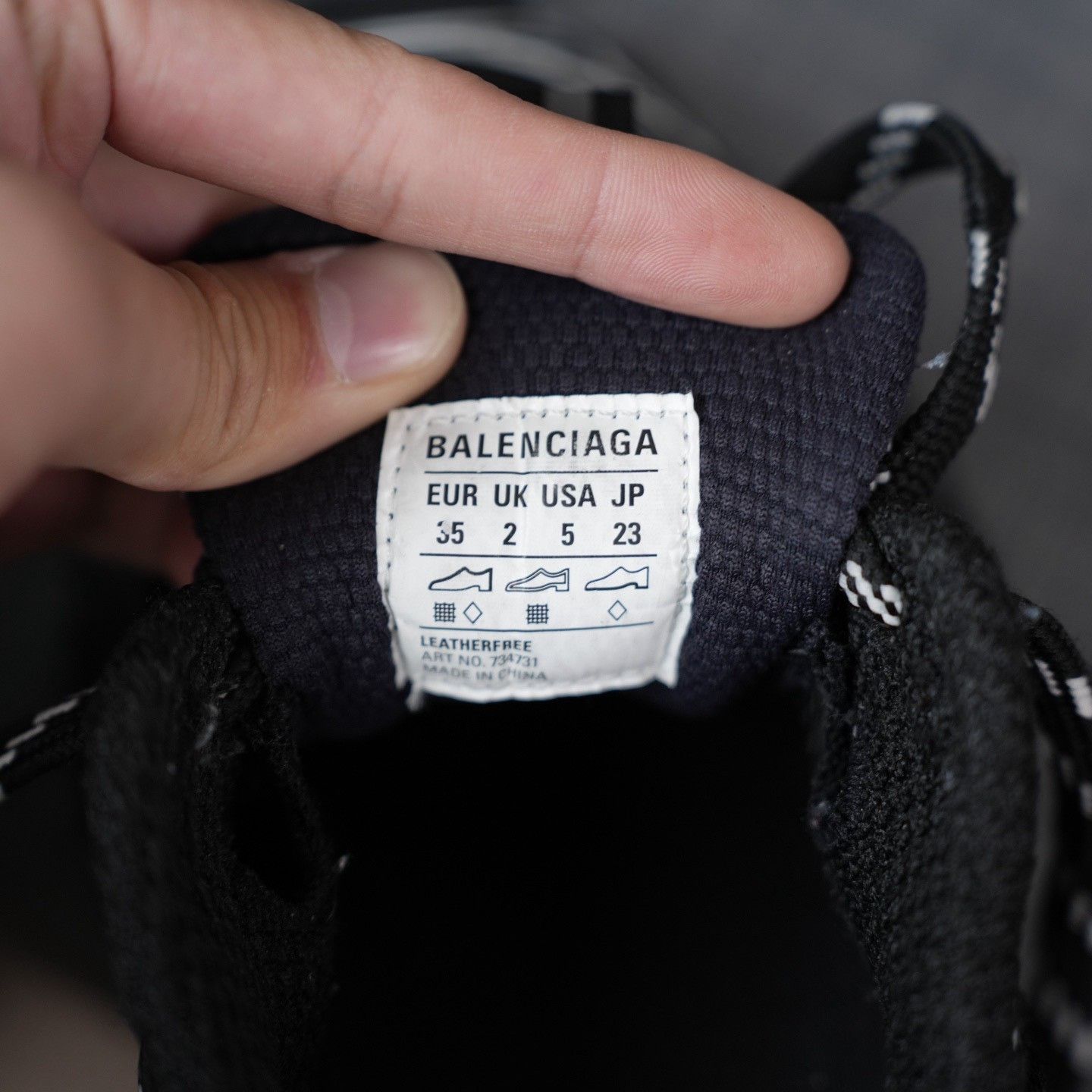 Balenciaga Balenciaga Black Lowtop Sneakers us_5 Women Size US 5 / IT 35 - 6 Thumbnail