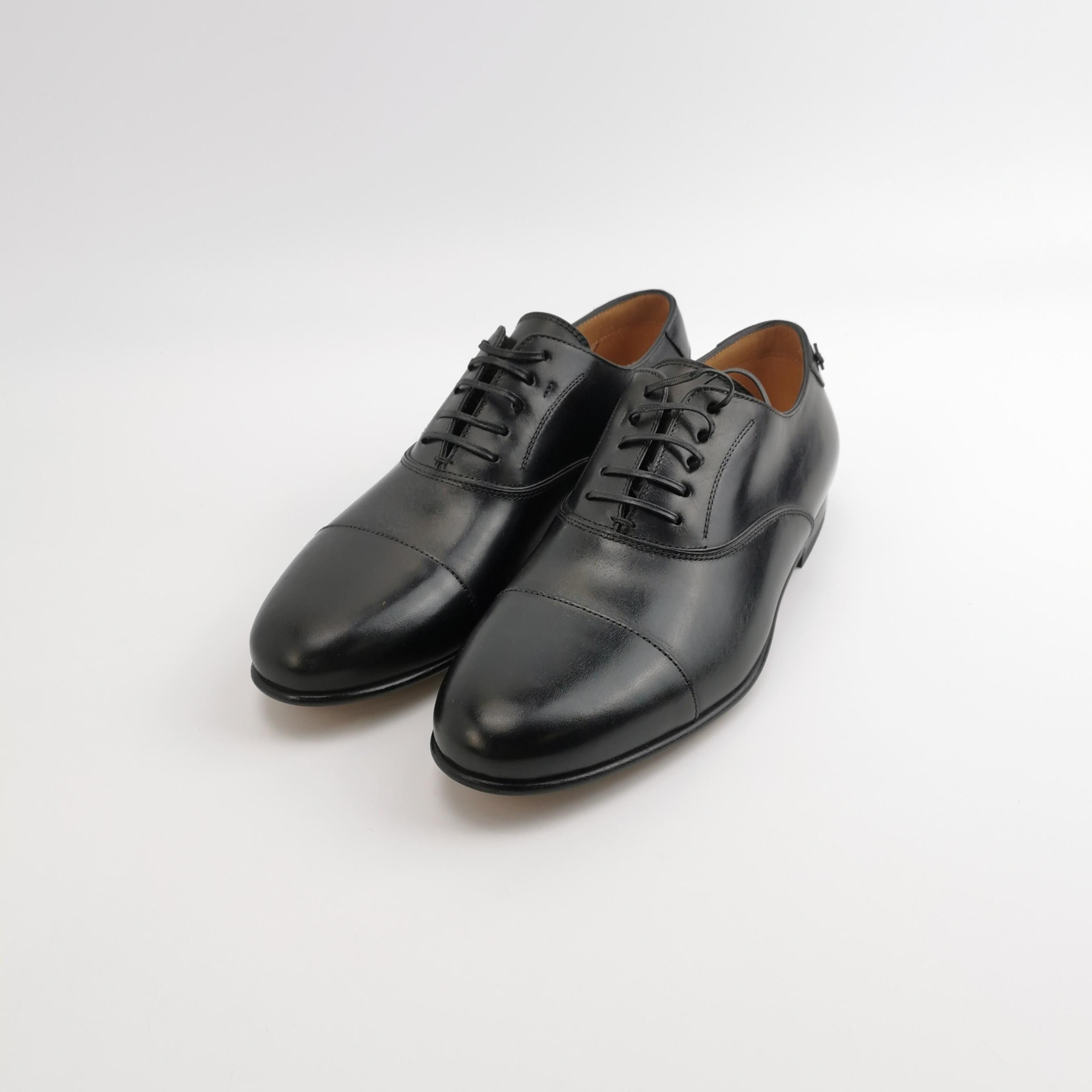 Salvatore Ferragamo Salvatore Ferragamo Leather Cap Toe Oxfords Size 9 Size US 9 / EU 42 - 2 Thumbnail