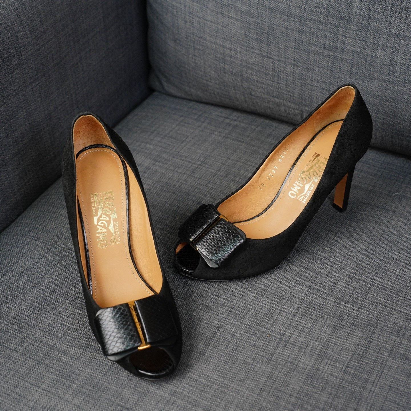 Salvatore Ferragamo Salvatore Ferragamo Black Lowtop Sneakers us_7 Women Size US 7 / IT 37 - 3 Thumbnail