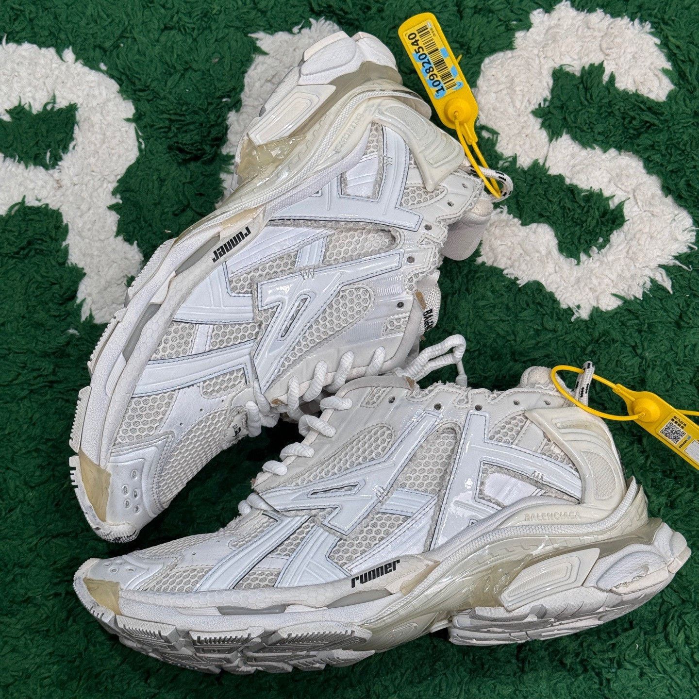Balenciaga Balenciaga Running White Lowtop Sneakers 11 Men Size US 11 / EU 44 - 2 Thumbnail