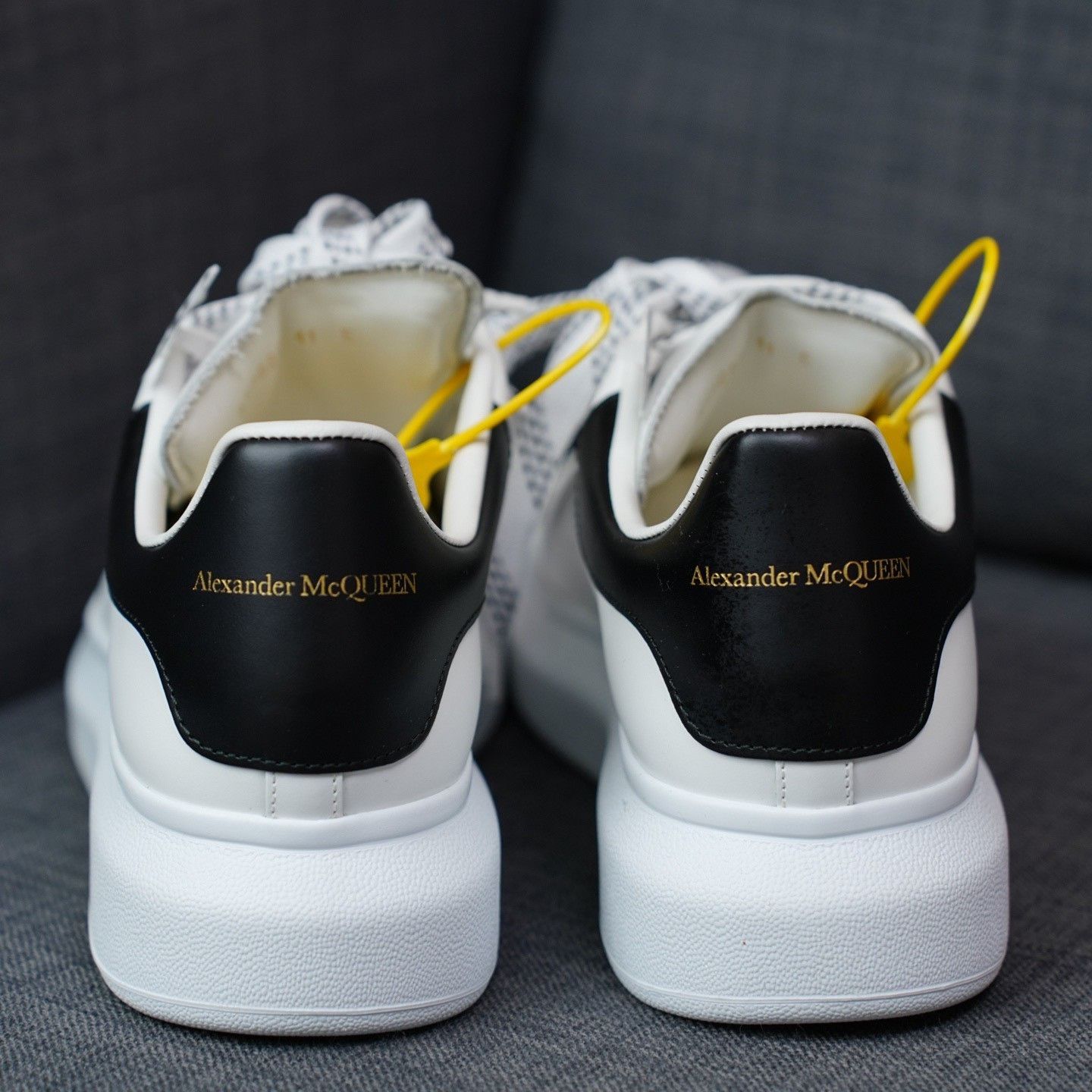 Alexander McQueen Alexander McQueen White Lowtop Sneakers 8 Men Size US 8 / EU 41 - 6 Thumbnail