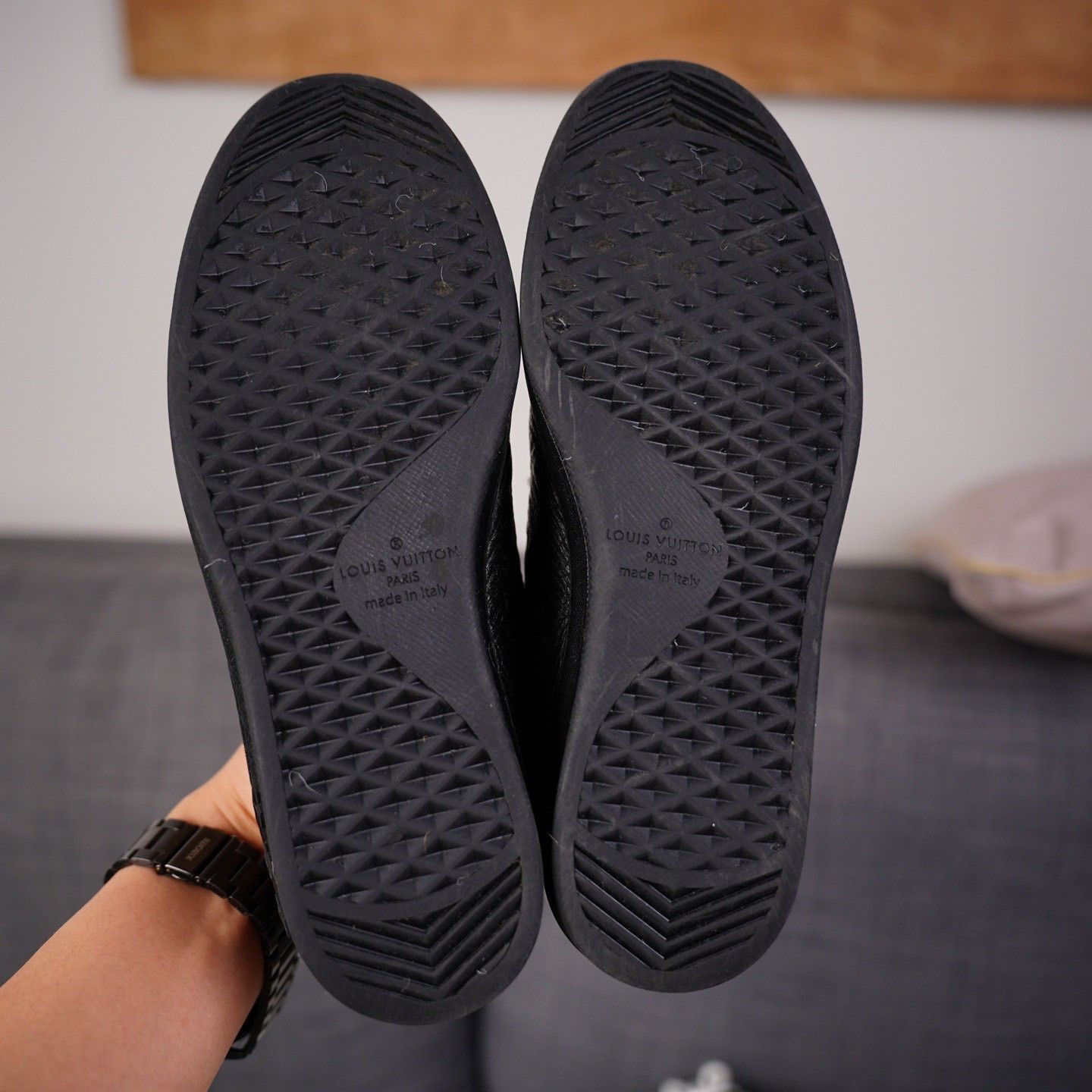 Louis Vuitton Louis Vuitton Black Lowtop Sneakers 9 Men Size US 9 / EU 42 - 9 Thumbnail