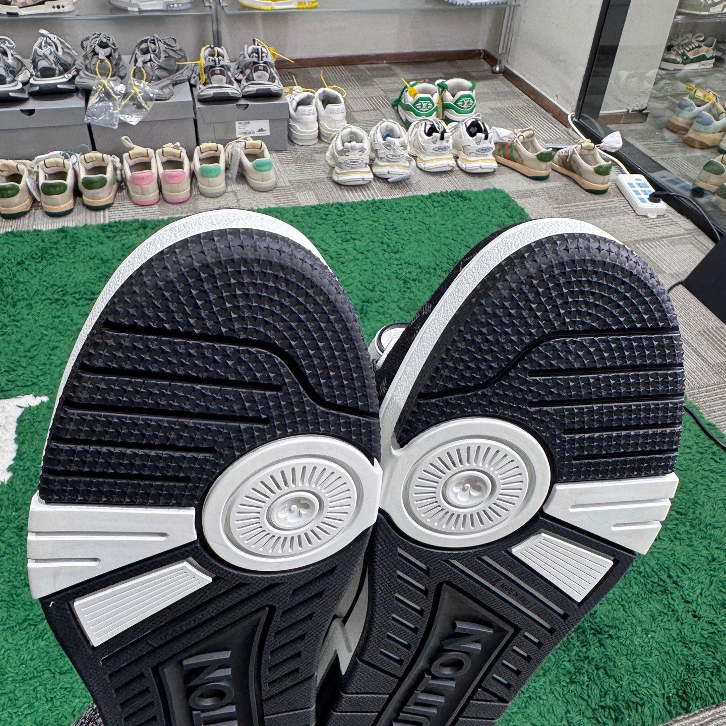Louis Vuitton Louis Vuitton Training Denim Black Lowtop Sneakers 9 Men Size US 9 / EU 42 - 6 Thumbnail