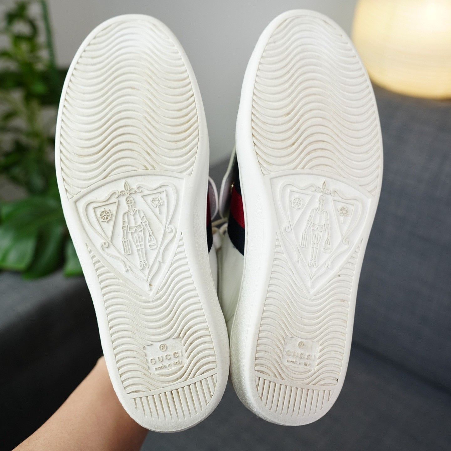 Gucci Gucci Tiger Embroidered White Hitop Sneakers us_9 Women Size US 9 / IT 39 - 9 Thumbnail
