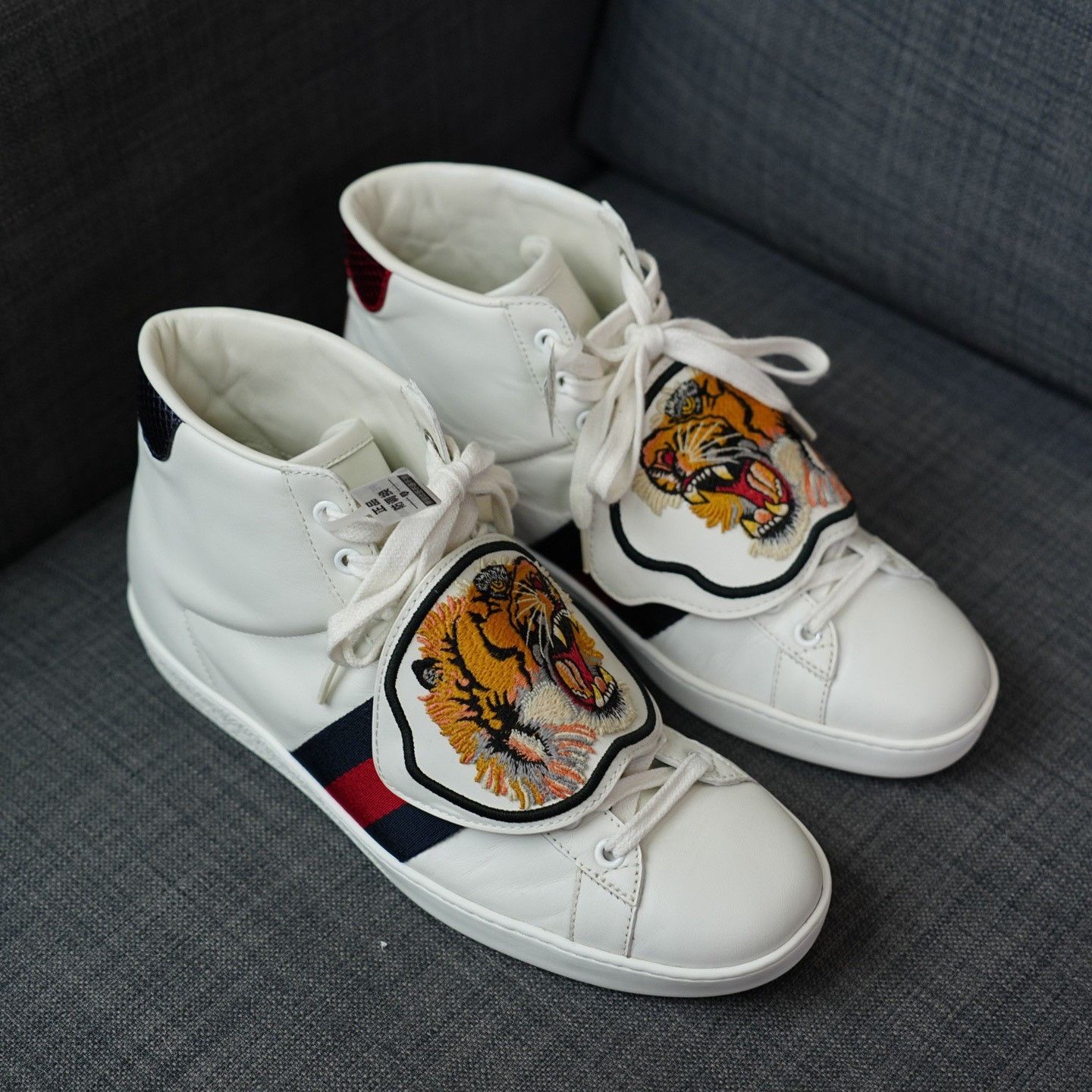 Gucci Gucci Tiger Embroidered White Hitop Sneakers us_9 Women Size US 9 / IT 39 - 5 Thumbnail