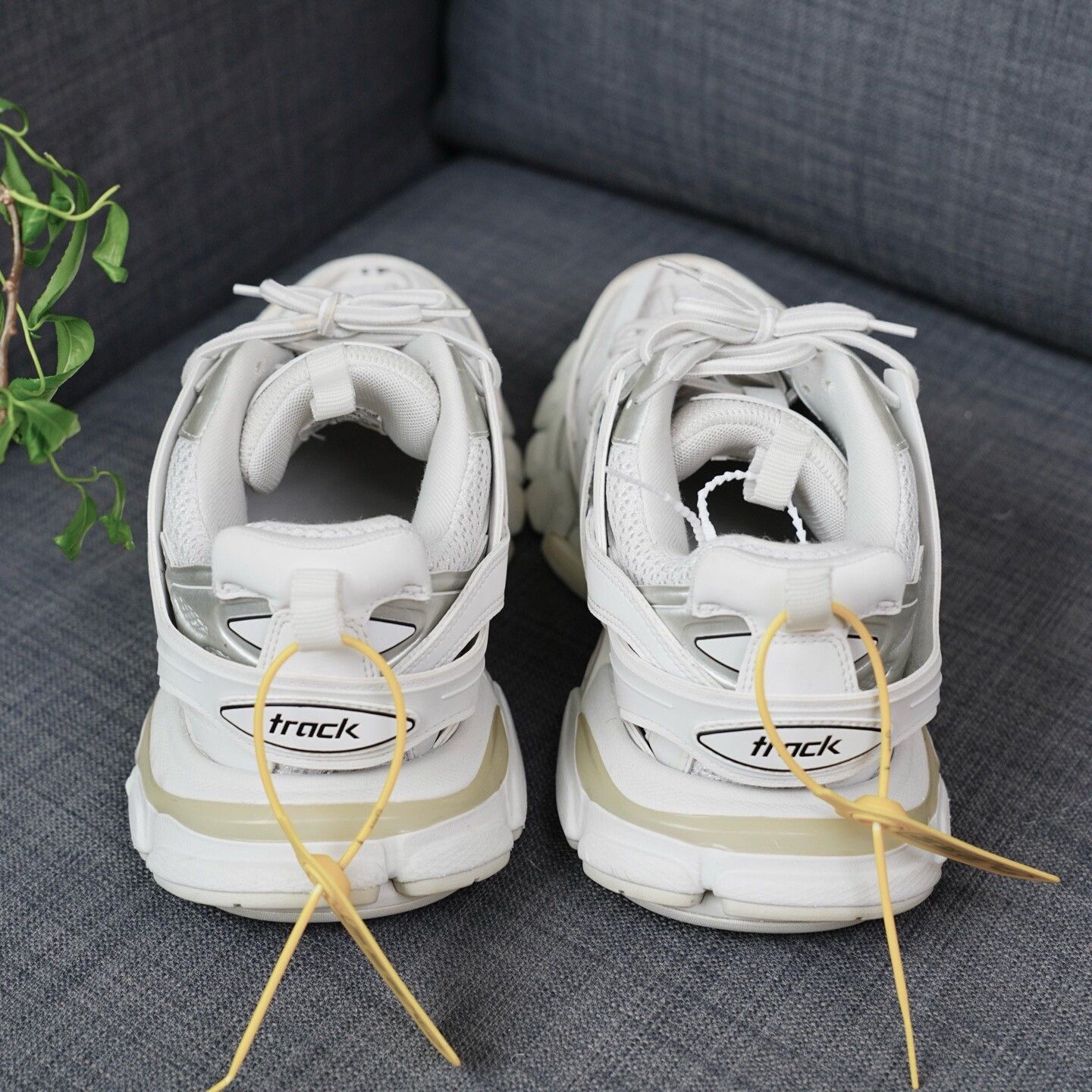 Balenciaga Balenciaga White Lowtop Sneakers us_11 Women Size US 11 / IT 41 - 6 Thumbnail